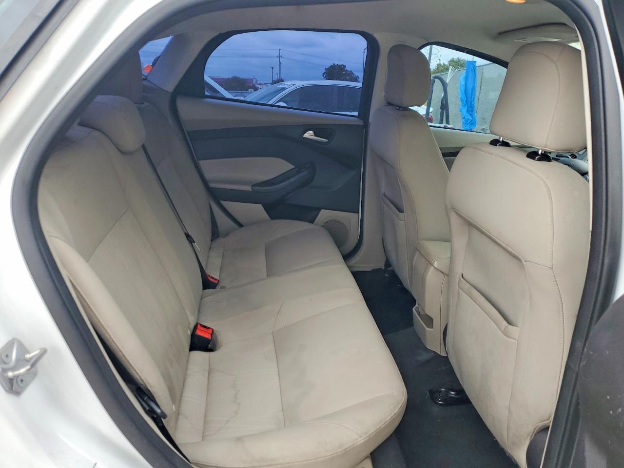 2015 Ford Focus Se Белый vin: 1FADP3F21FL335322