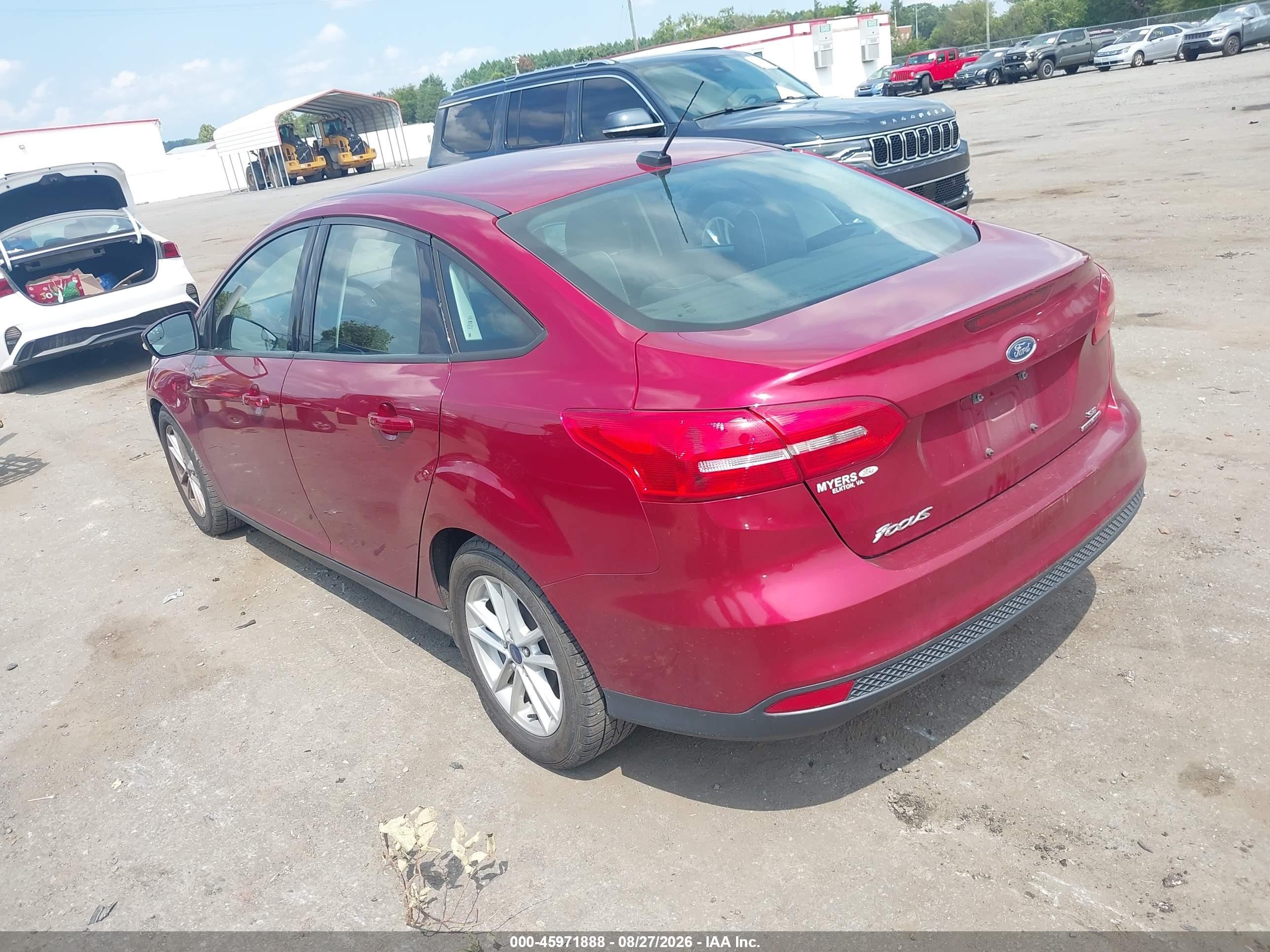 2015 Ford Focus Se Red vin: 1FADP3F21FL342173