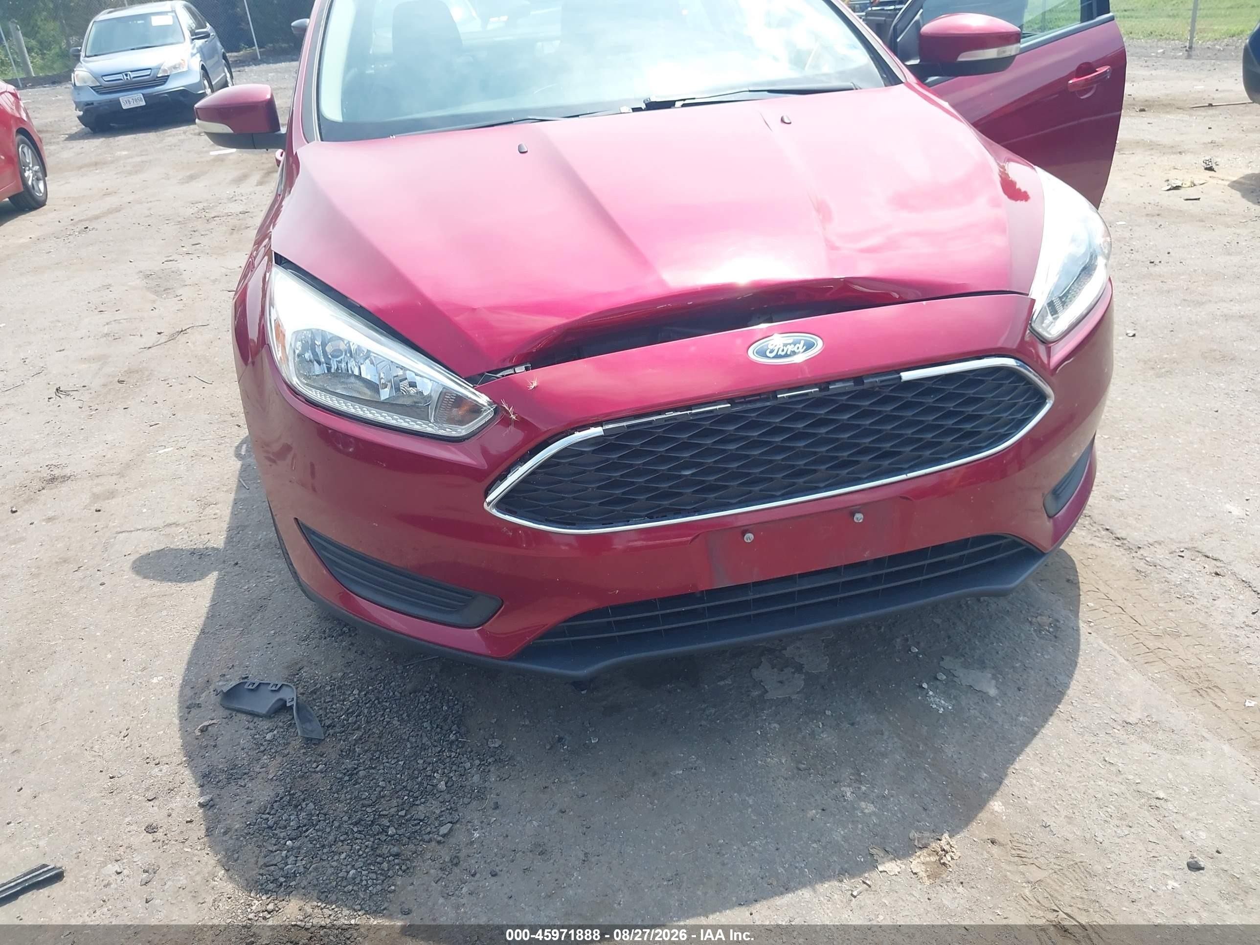 2015 Ford Focus Se Red vin: 1FADP3F21FL342173