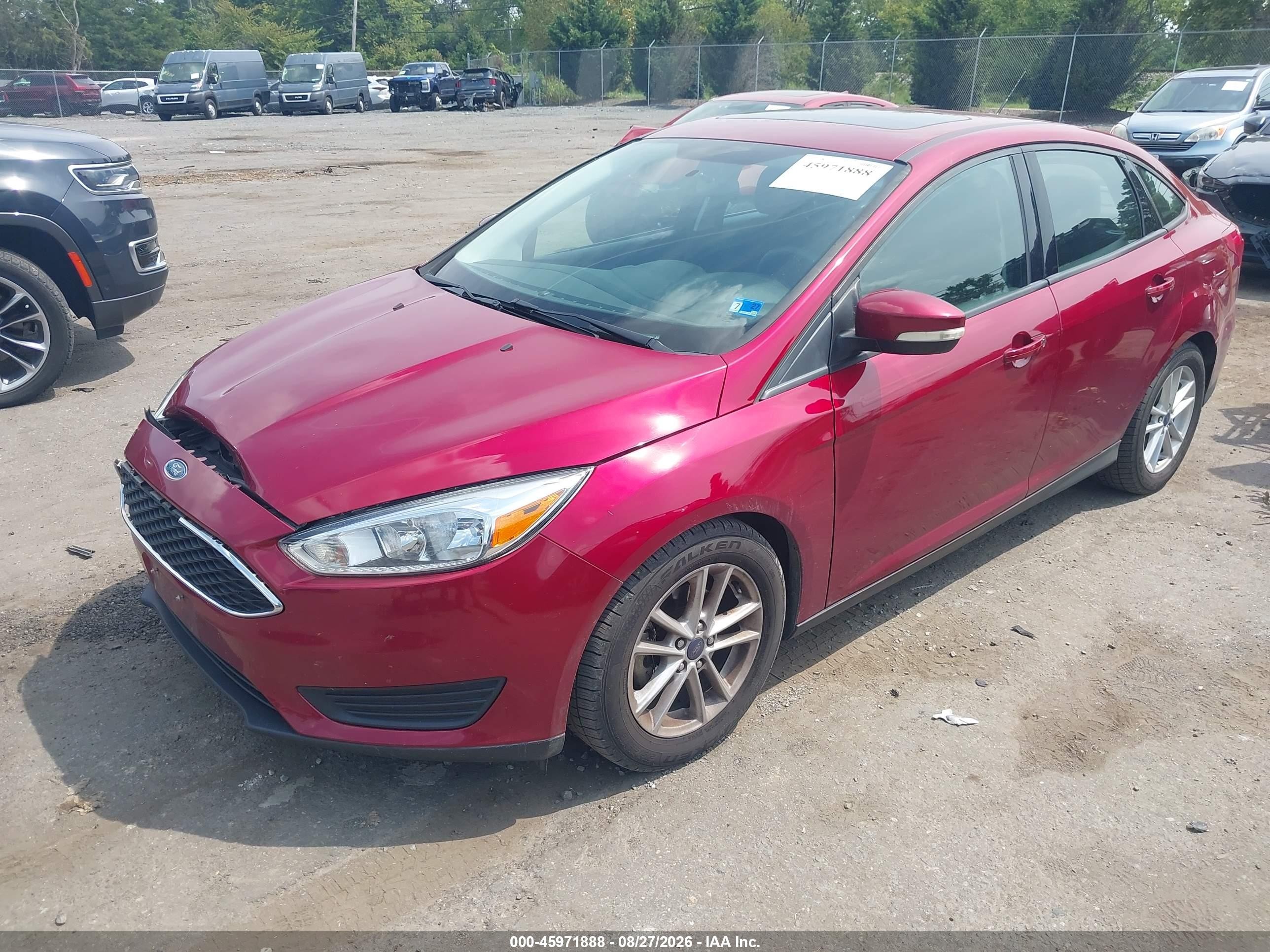 2015 Ford Focus Se Red vin: 1FADP3F21FL342173