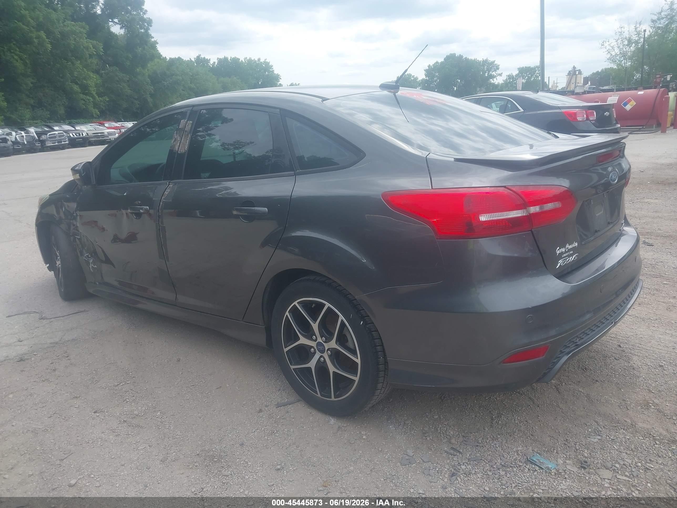 2015 Ford Focus Se Gray vin: 1FADP3F21FL357157