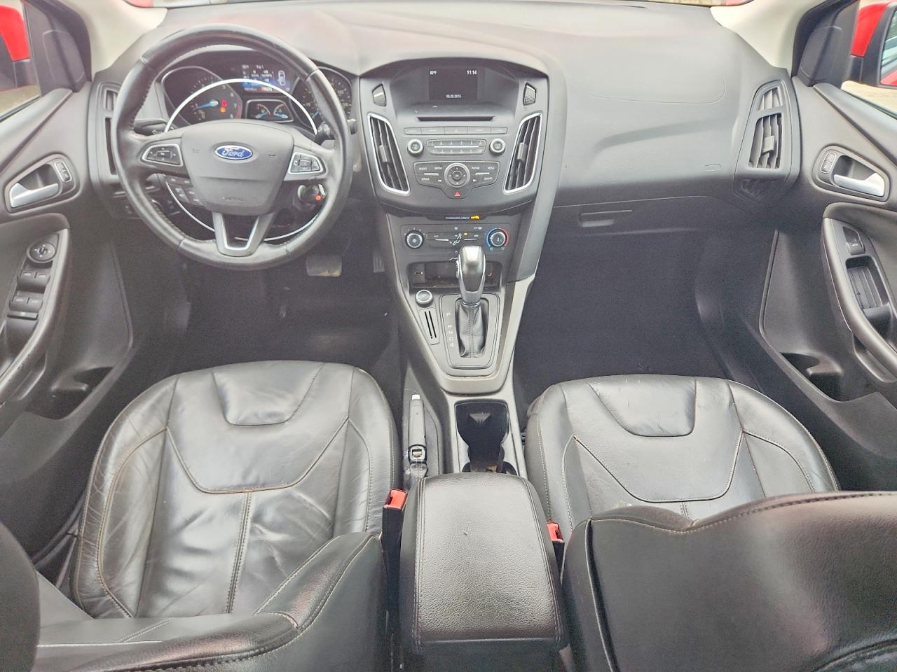 2015 Ford Focus Se Red vin: 1FADP3F21FL365310