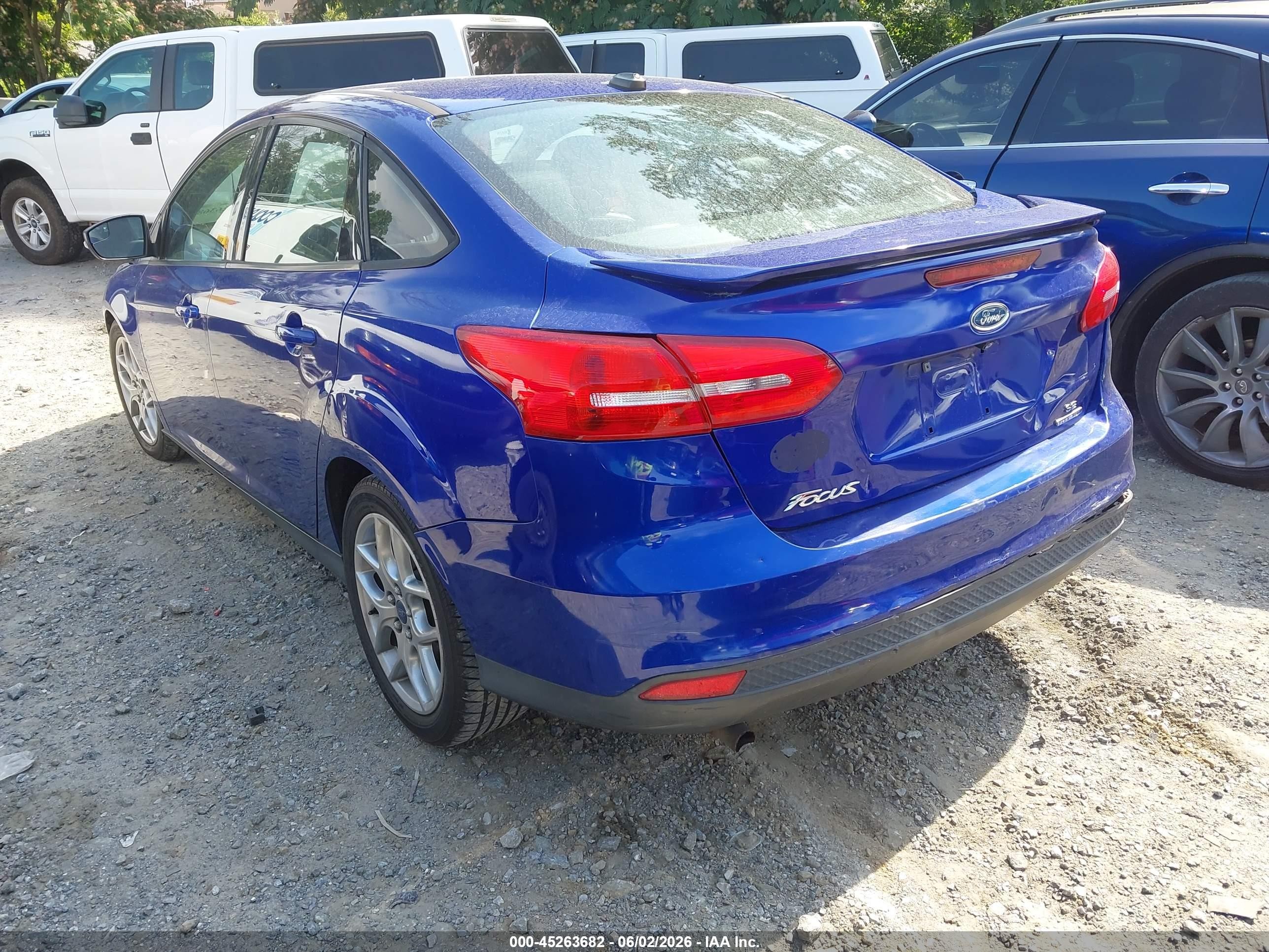 2015 Ford Focus Se Blue vin: 1FADP3F21FL381863