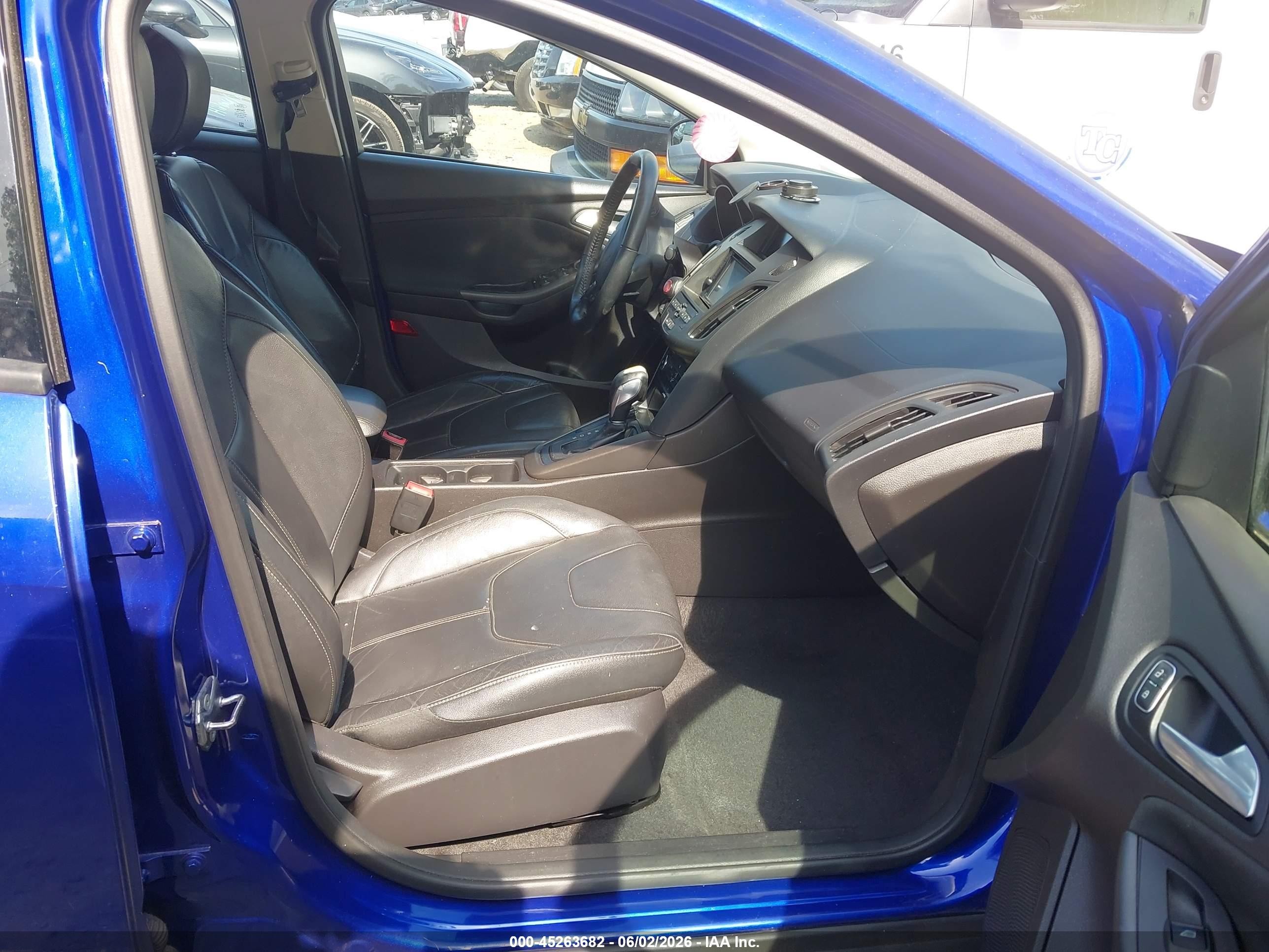2015 Ford Focus Se Blue vin: 1FADP3F21FL381863