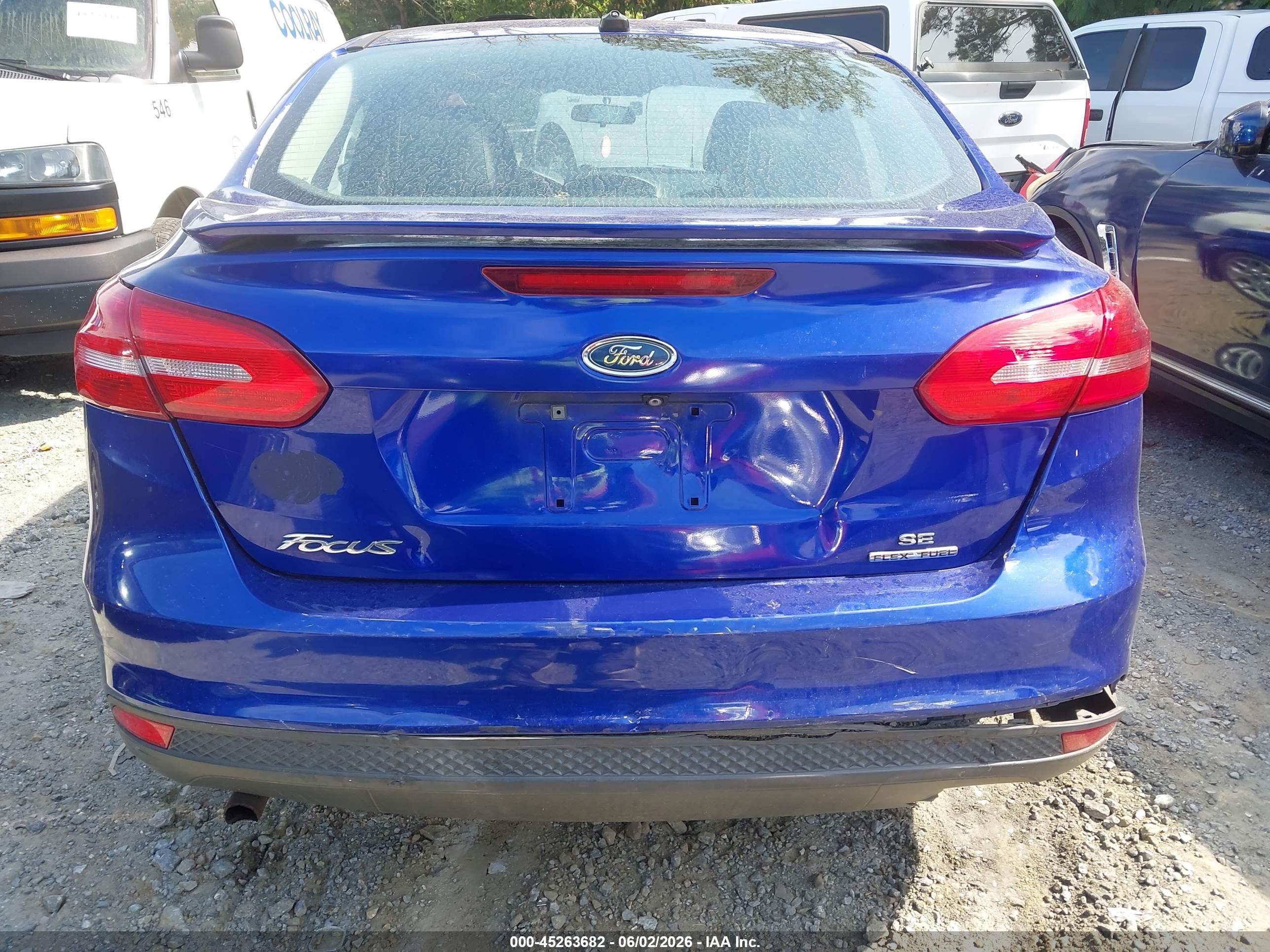 2015 Ford Focus Se Blue vin: 1FADP3F21FL381863