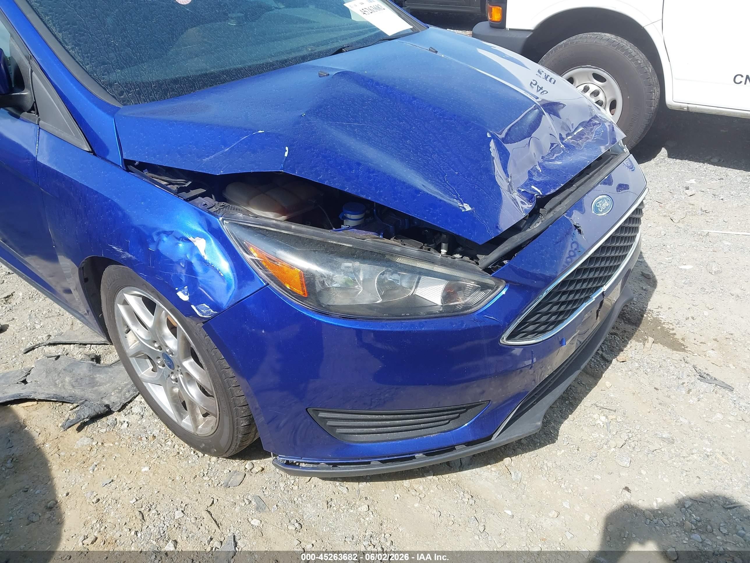 2015 Ford Focus Se Blue vin: 1FADP3F21FL381863