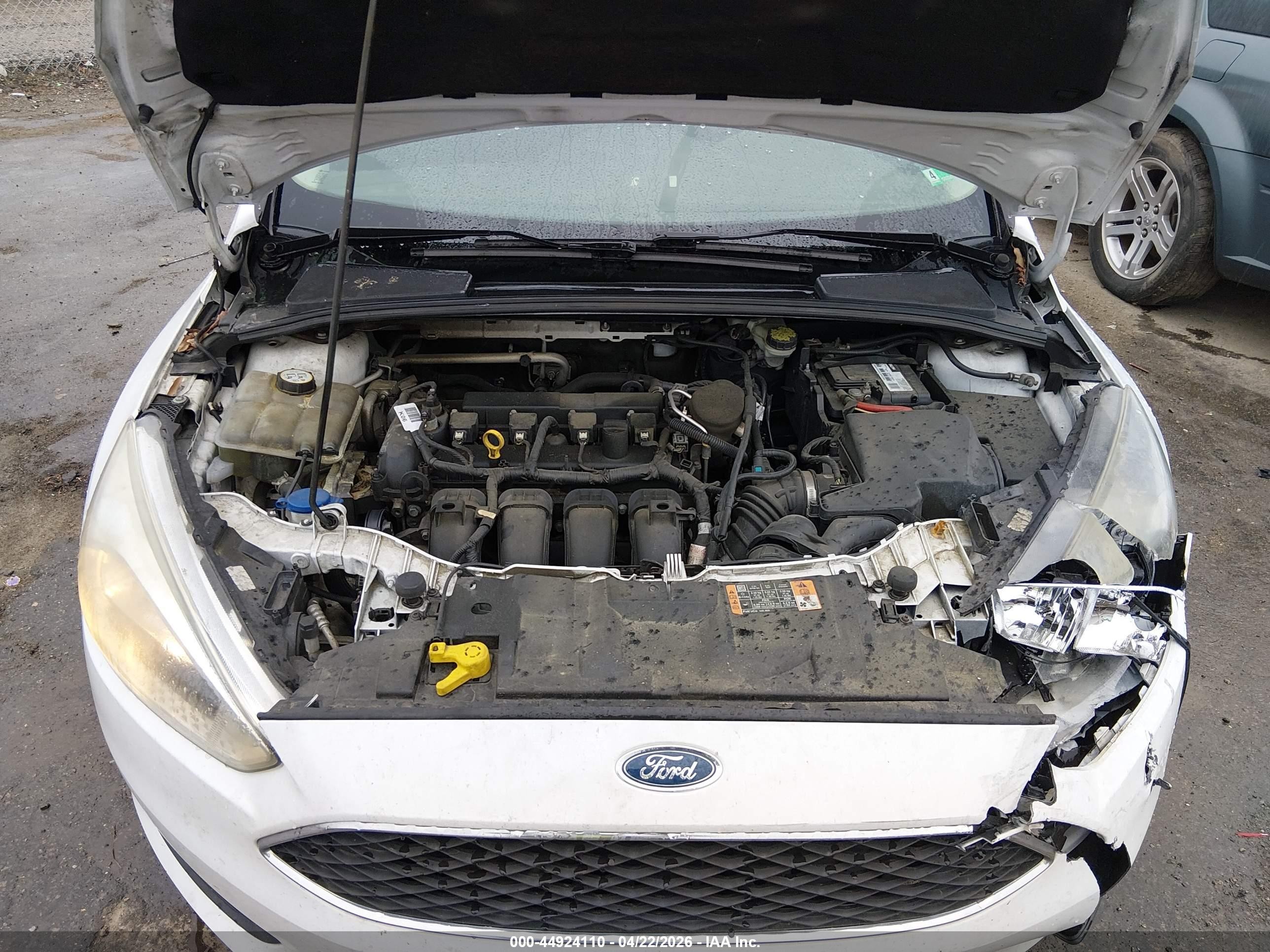 2016 Ford Focus Se White vin: 1FADP3F21GL320692