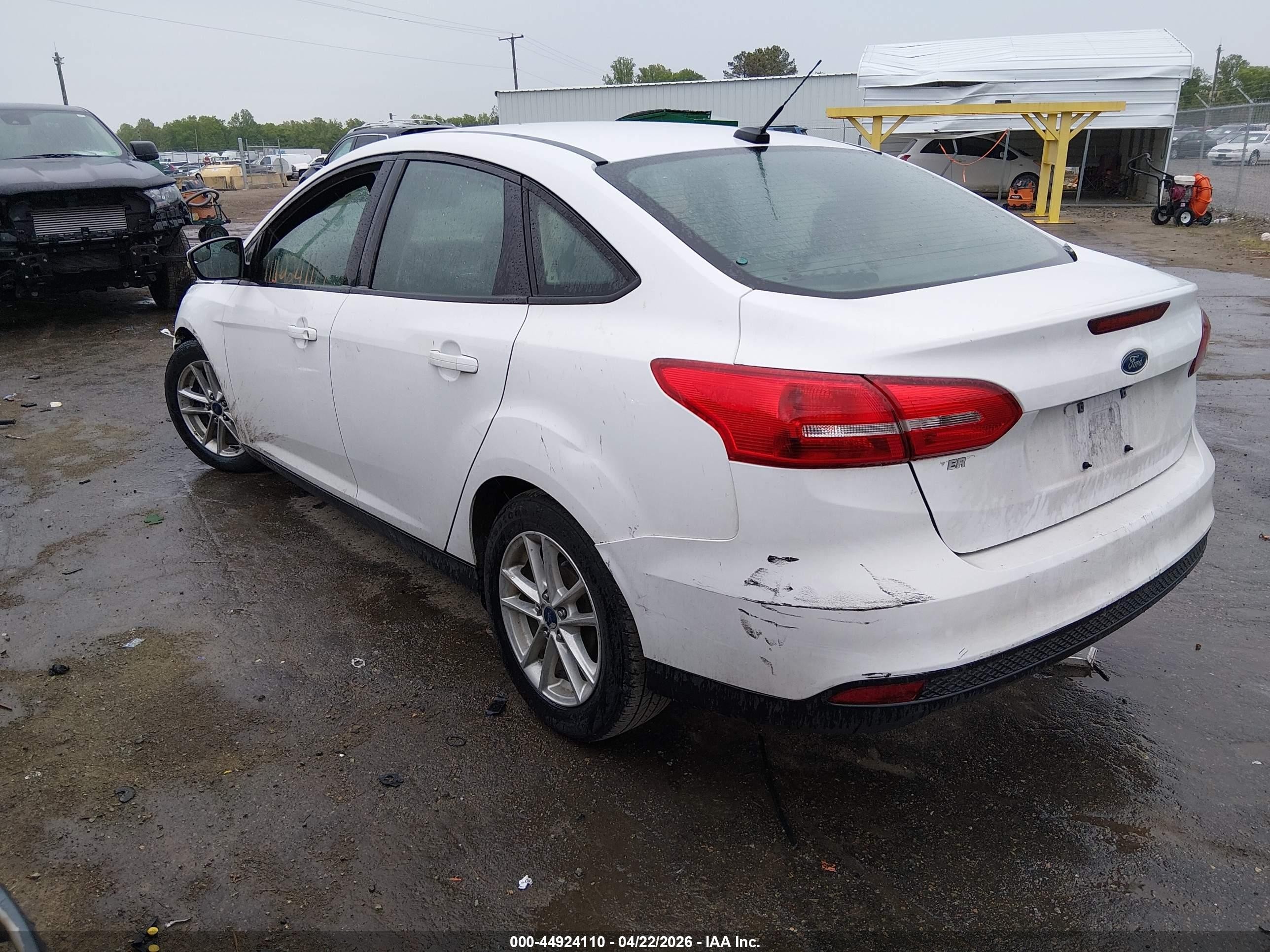 2016 Ford Focus Se White vin: 1FADP3F21GL320692