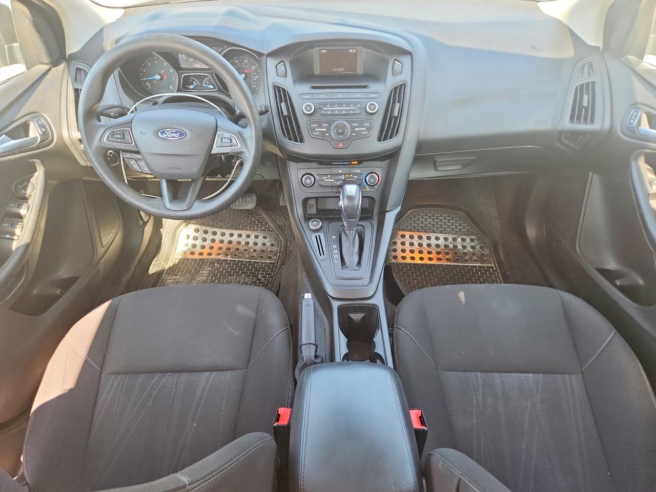 2016 Ford Focus Se Black vin: 1FADP3F21GL390595
