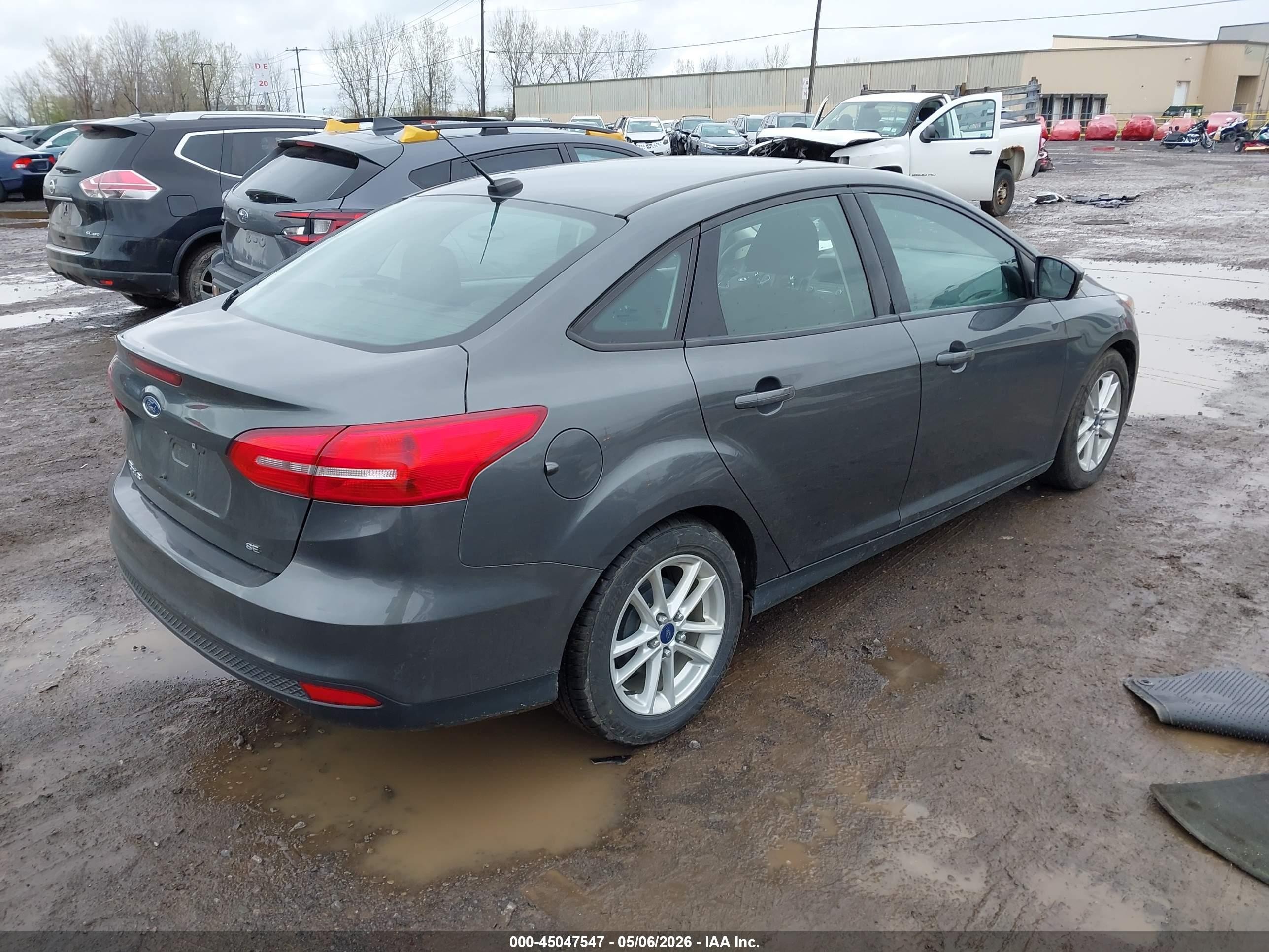 2016 Ford Focus Se Gray vin: 1FADP3F21GL393030