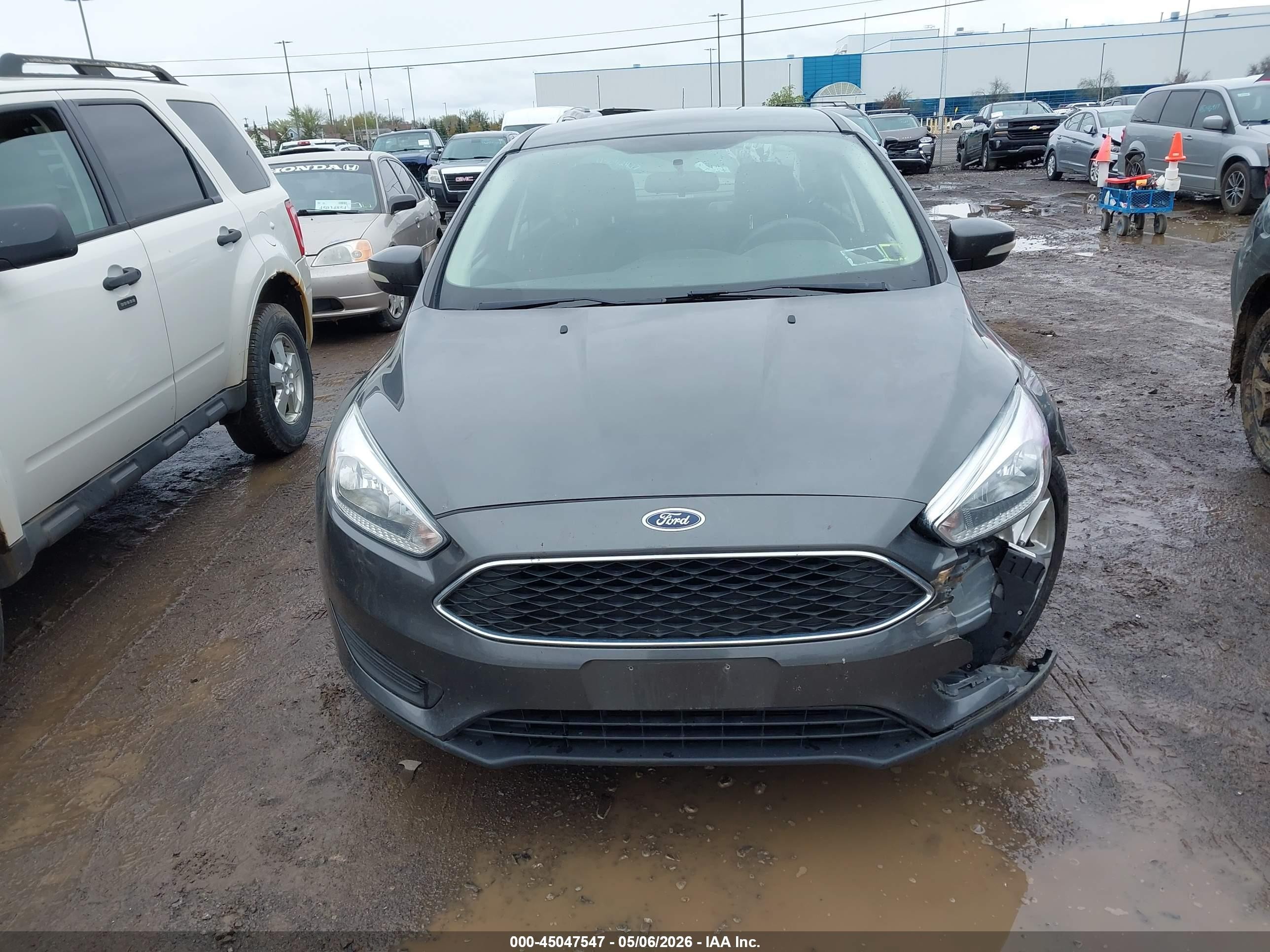 2016 Ford Focus Se Gray vin: 1FADP3F21GL393030