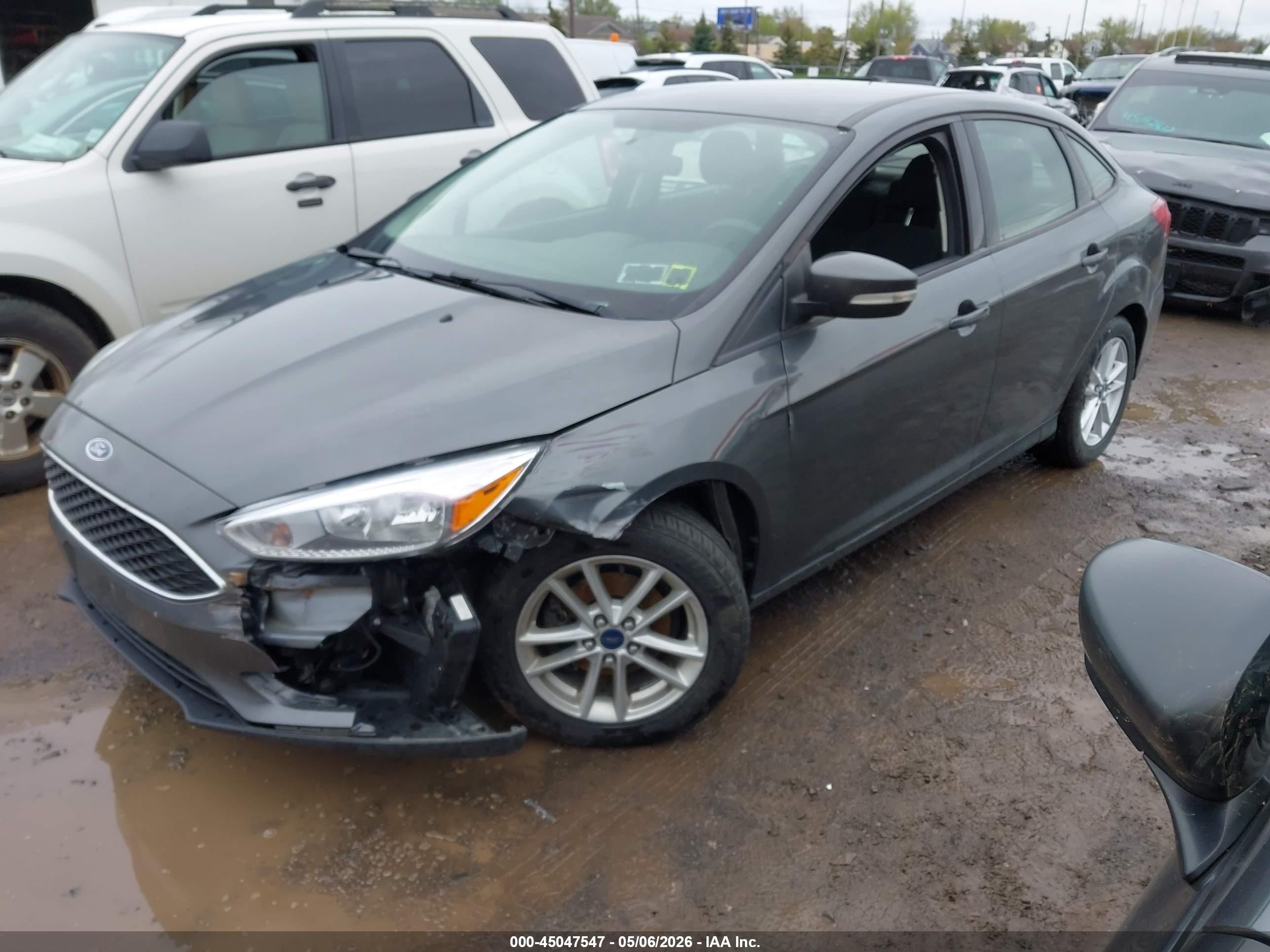 2016 Ford Focus Se Gray vin: 1FADP3F21GL393030