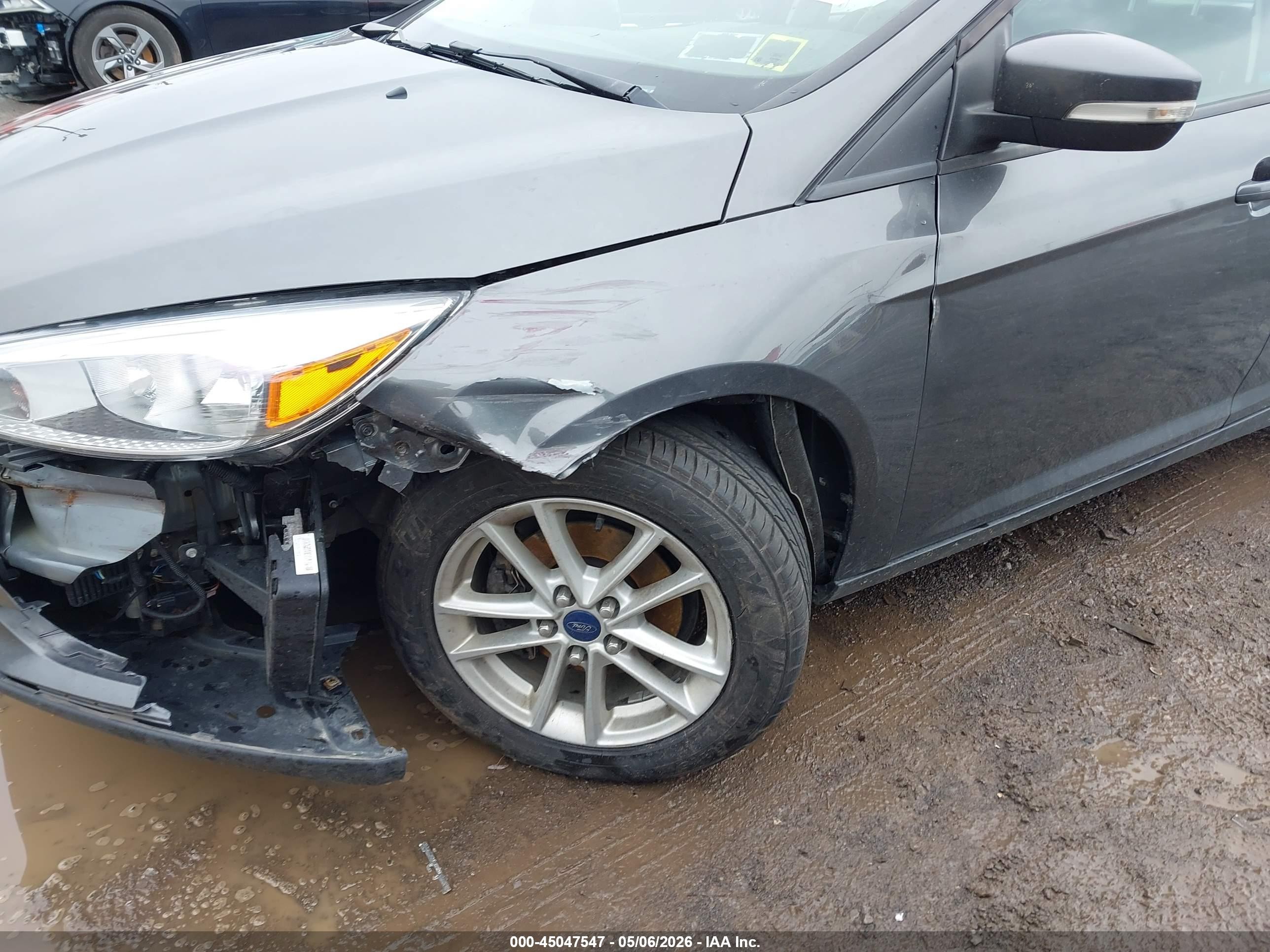 2016 Ford Focus Se Gray vin: 1FADP3F21GL393030