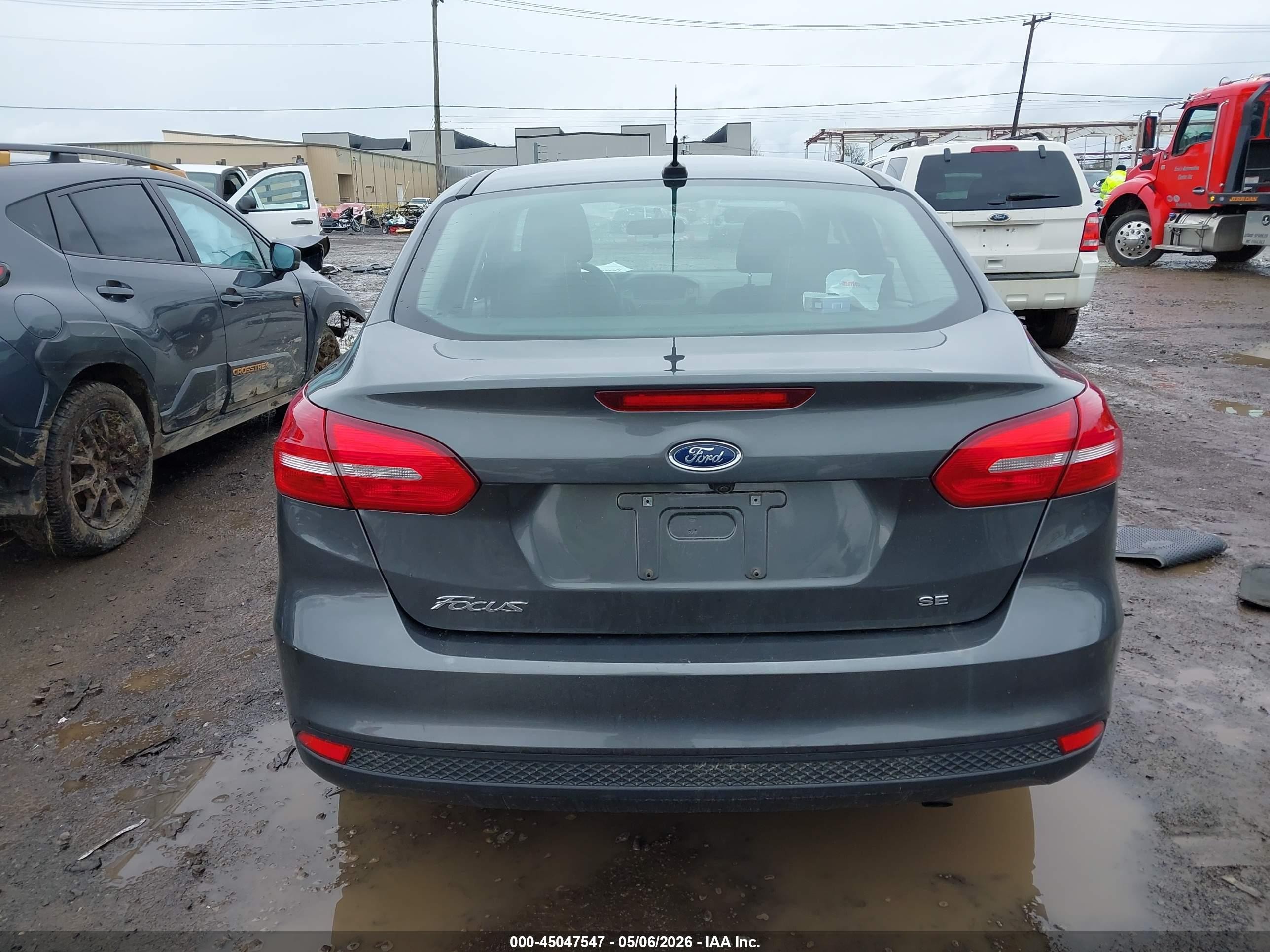 2016 Ford Focus Se Gray vin: 1FADP3F21GL393030