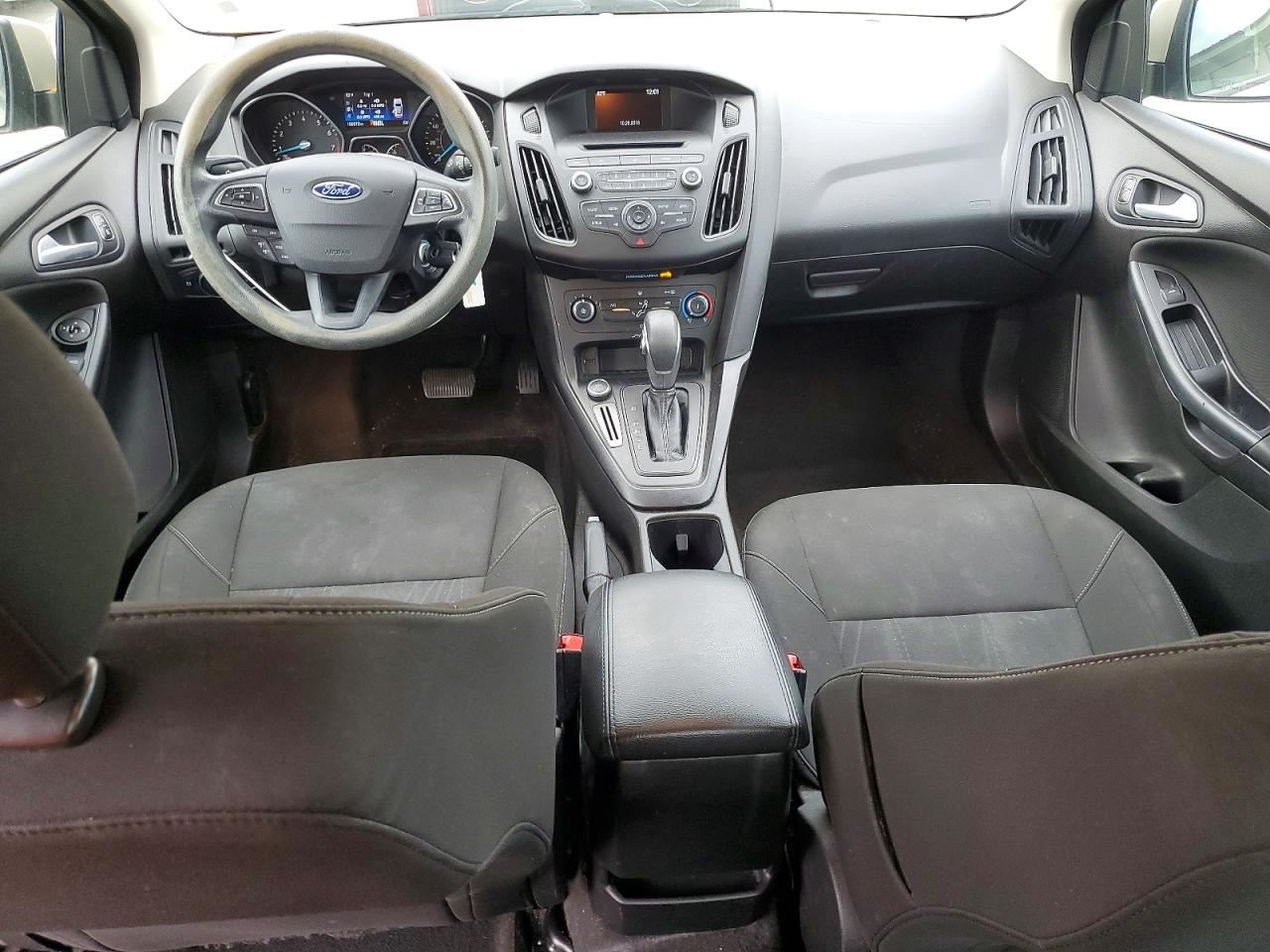 2017 Ford Focus Se Cream vin: 1FADP3F21HL209576