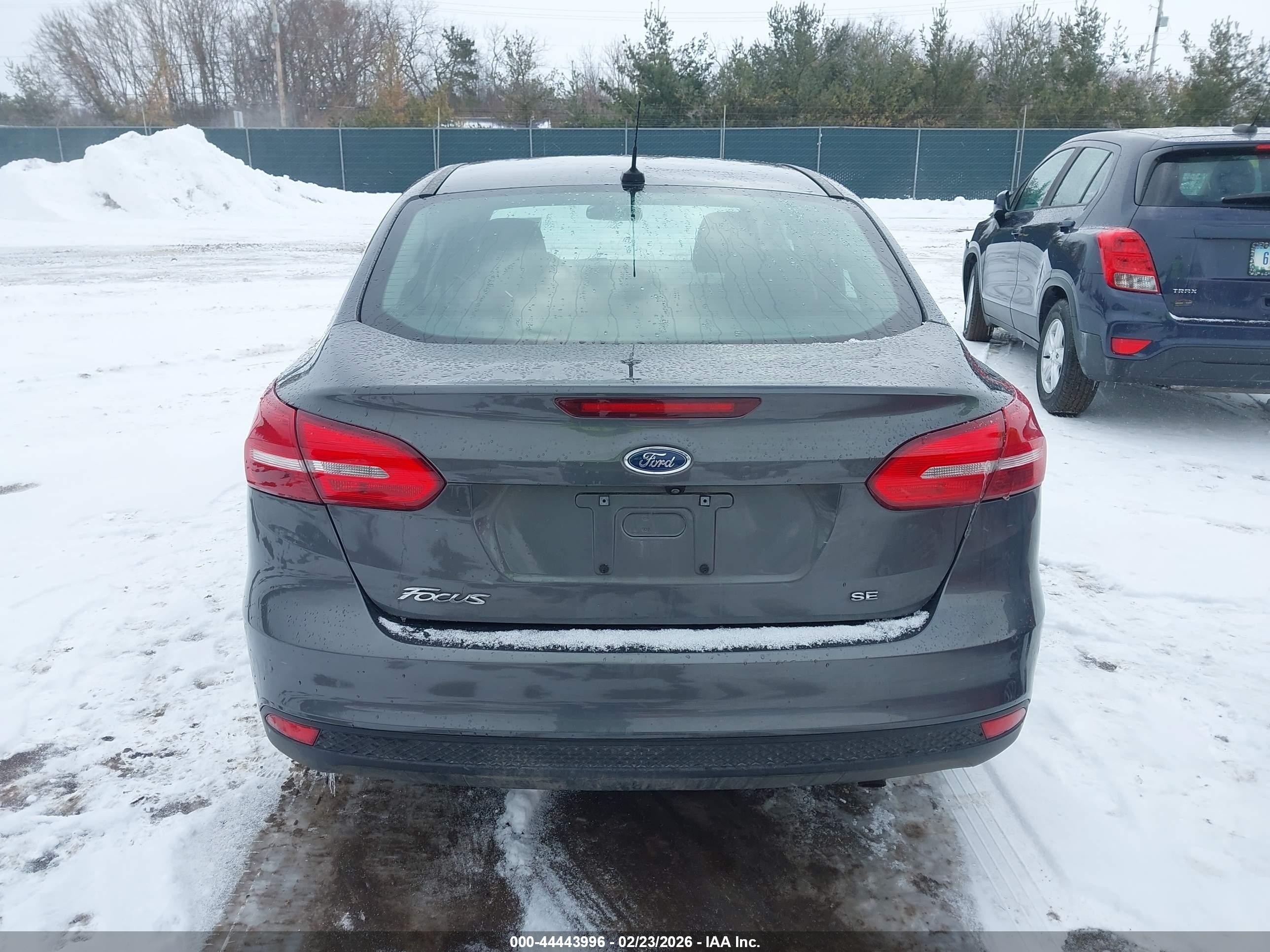2017 Ford Focus Se Gray vin: 1FADP3F21HL288408