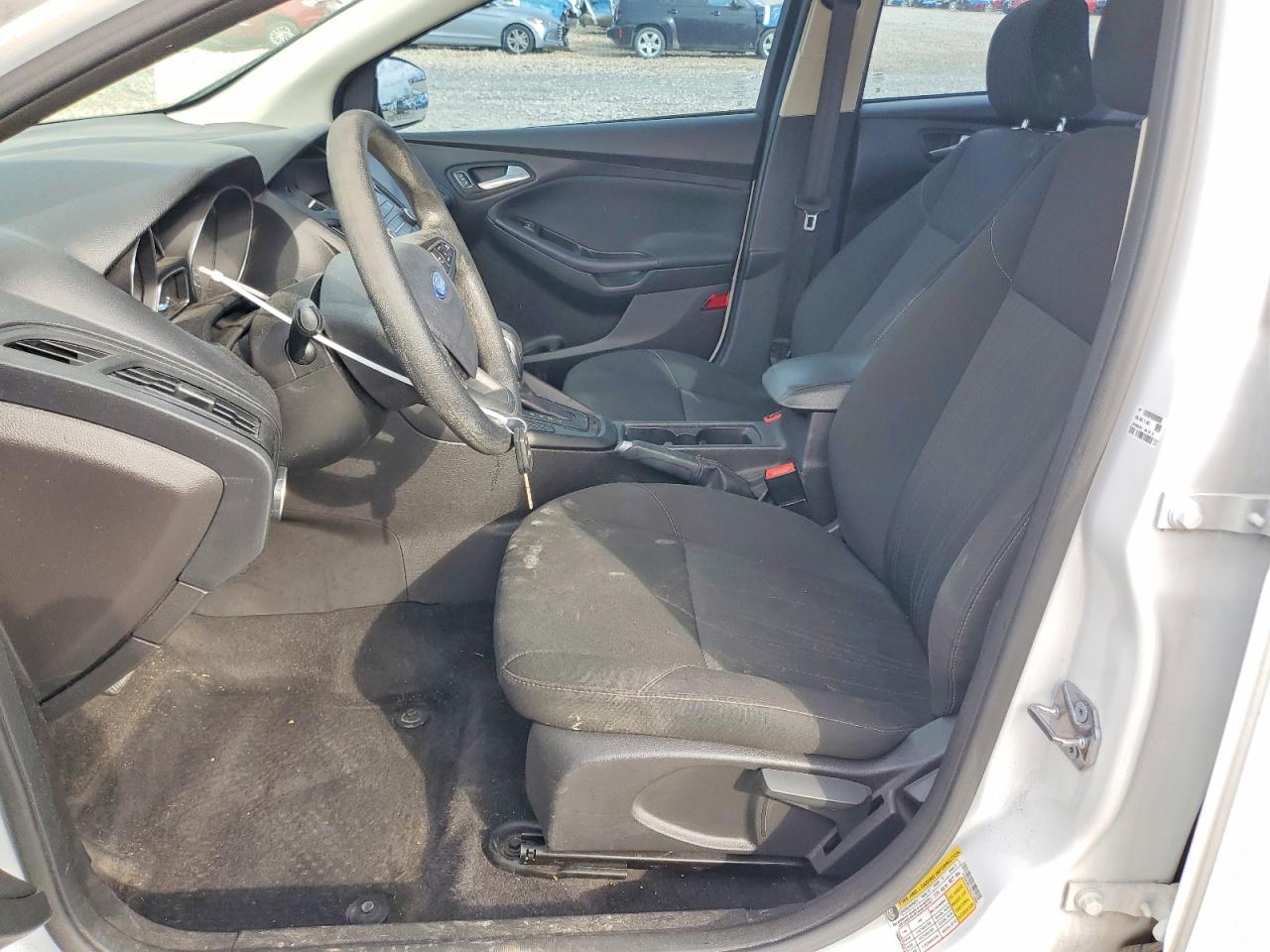 2017 Ford Focus Se Белый vin: 1FADP3F21HL312058