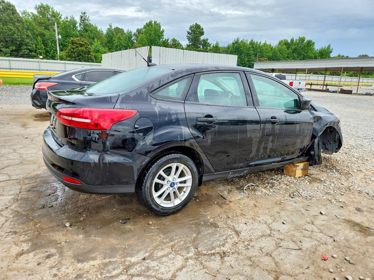2018 Ford Focus Se Black vin: 1FADP3F21JL212340