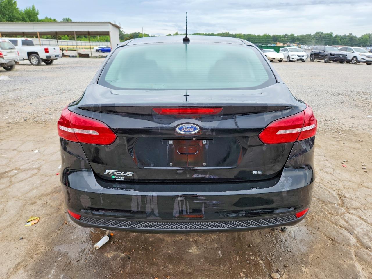 2018 Ford Focus Se Black vin: 1FADP3F21JL212340
