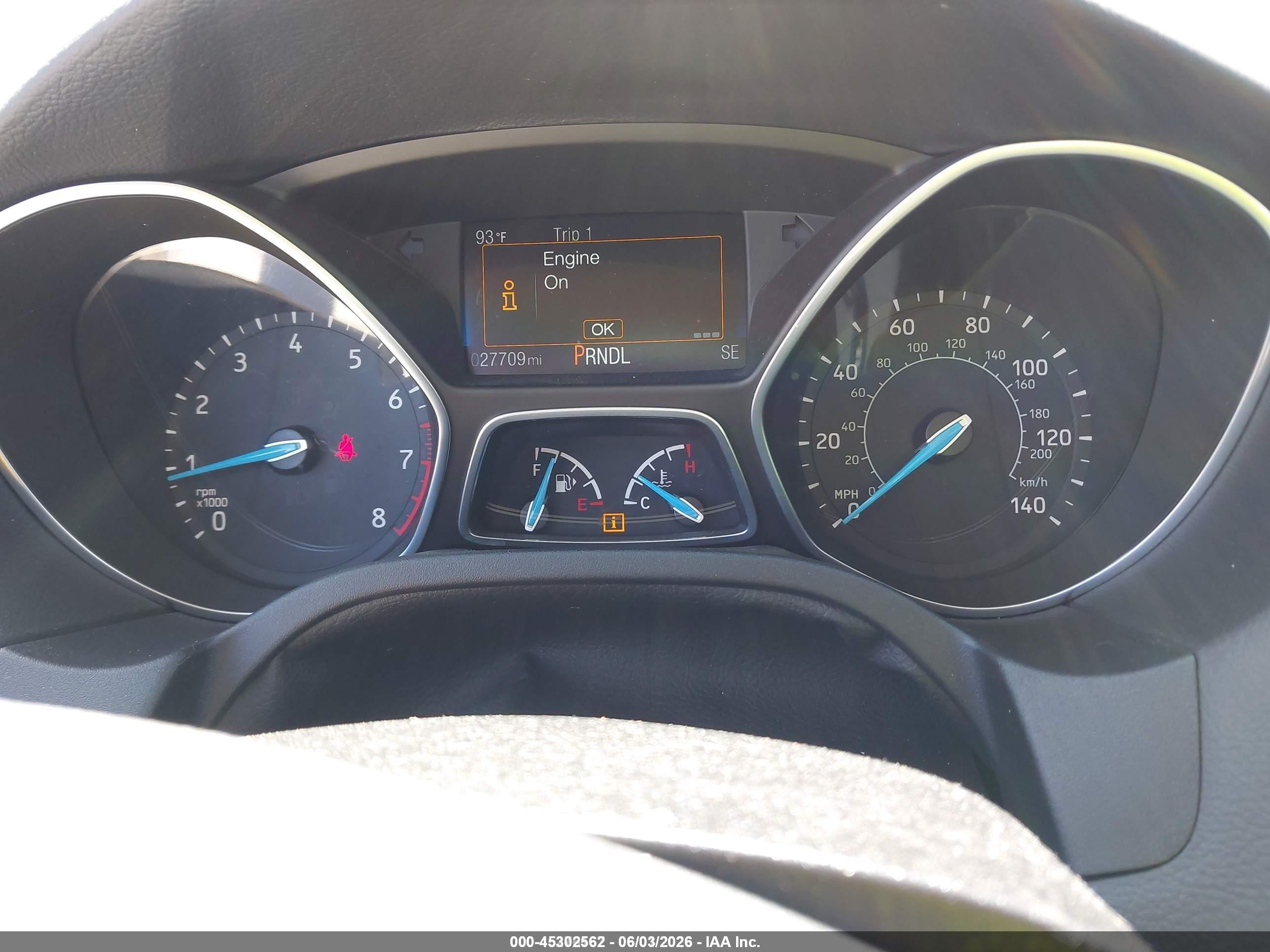 2018 Ford Focus Se Blue vin: 1FADP3F21JL328606