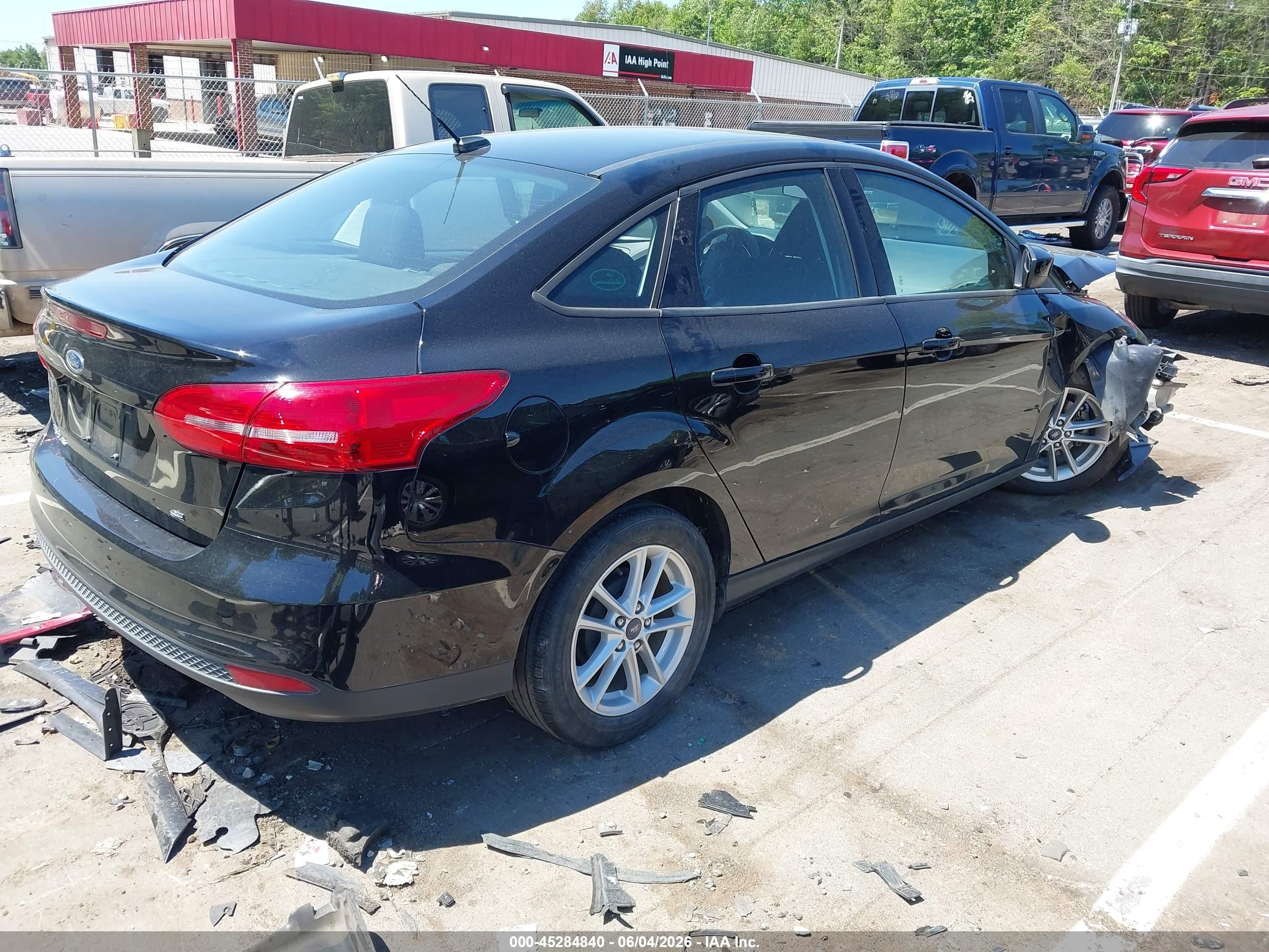 2018 Ford Focus Se Black vin: 1FADP3F21JL332252