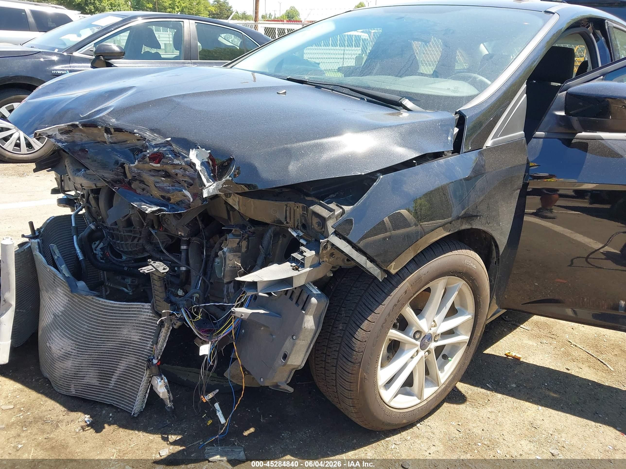 2018 Ford Focus Se Black vin: 1FADP3F21JL332252