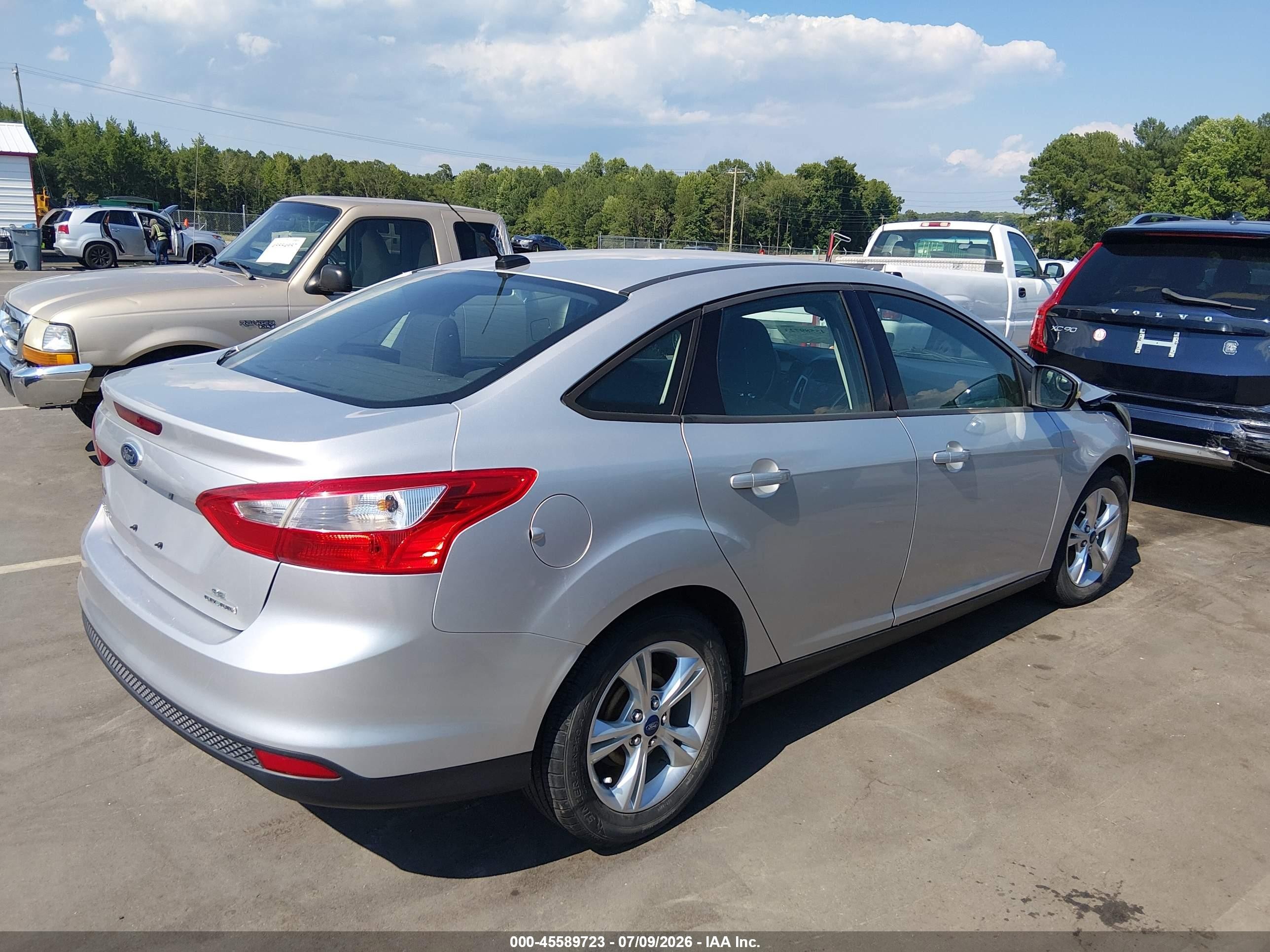 2013 Ford Focus Se Серебряный vin: 1FADP3F22DL193642
