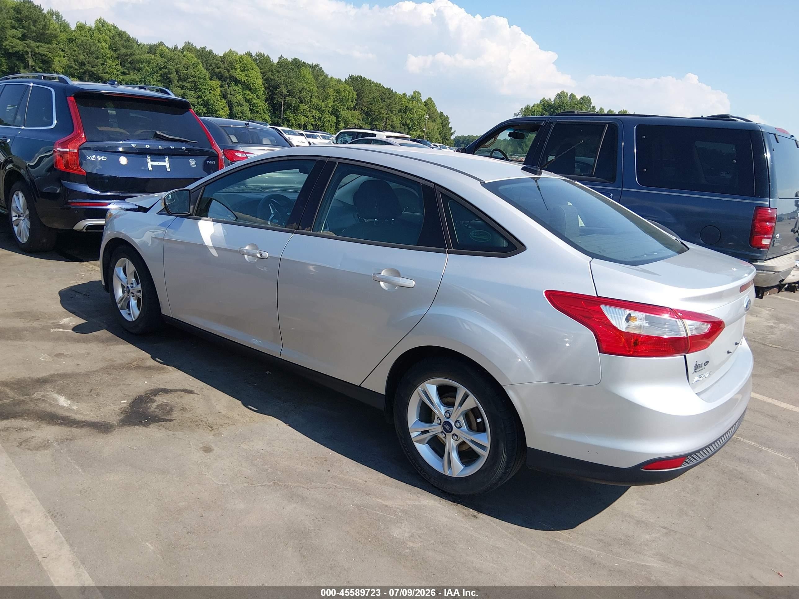 2013 Ford Focus Se Серебряный vin: 1FADP3F22DL193642