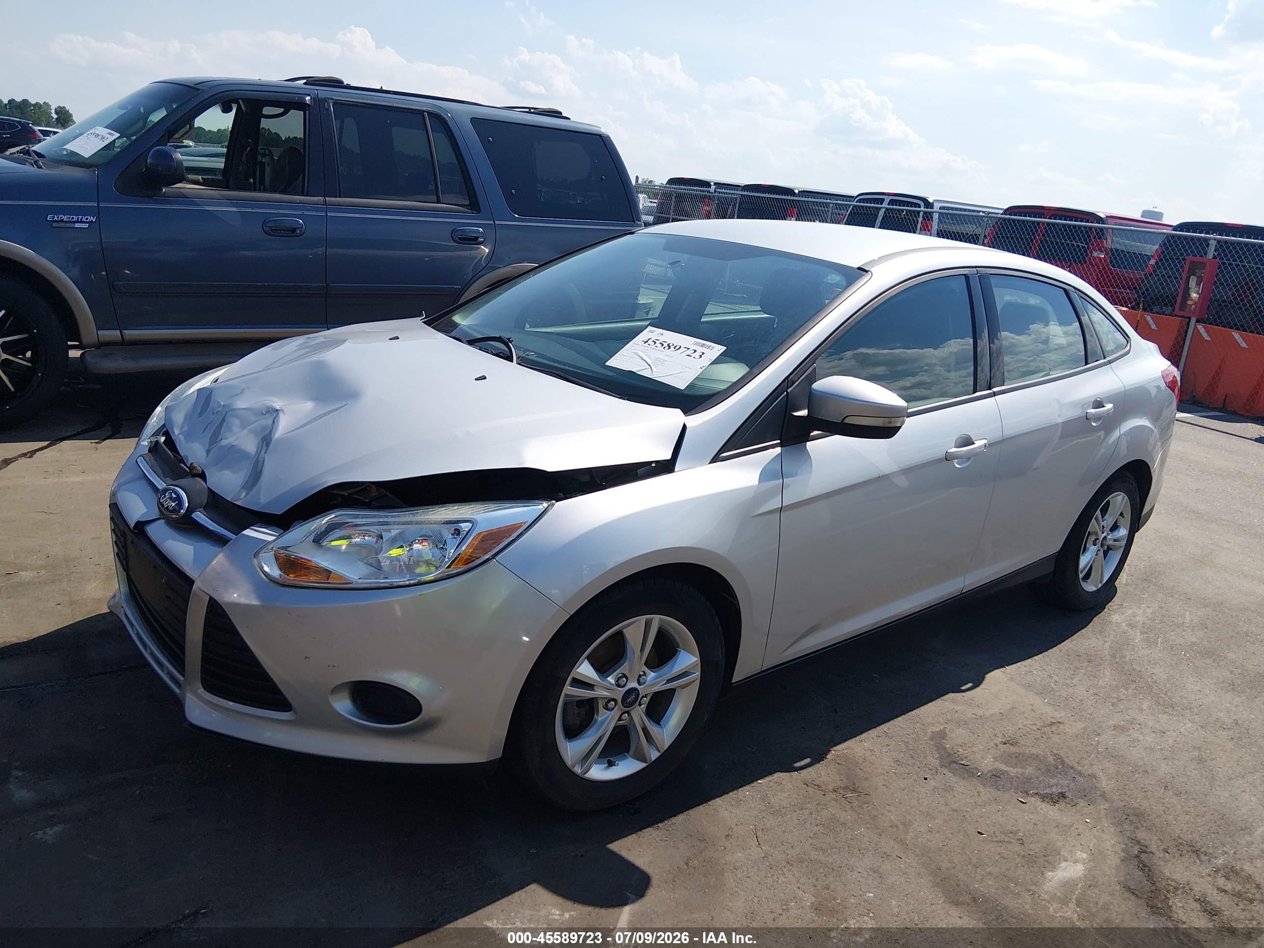 2013 Ford Focus Se Серебряный vin: 1FADP3F22DL193642