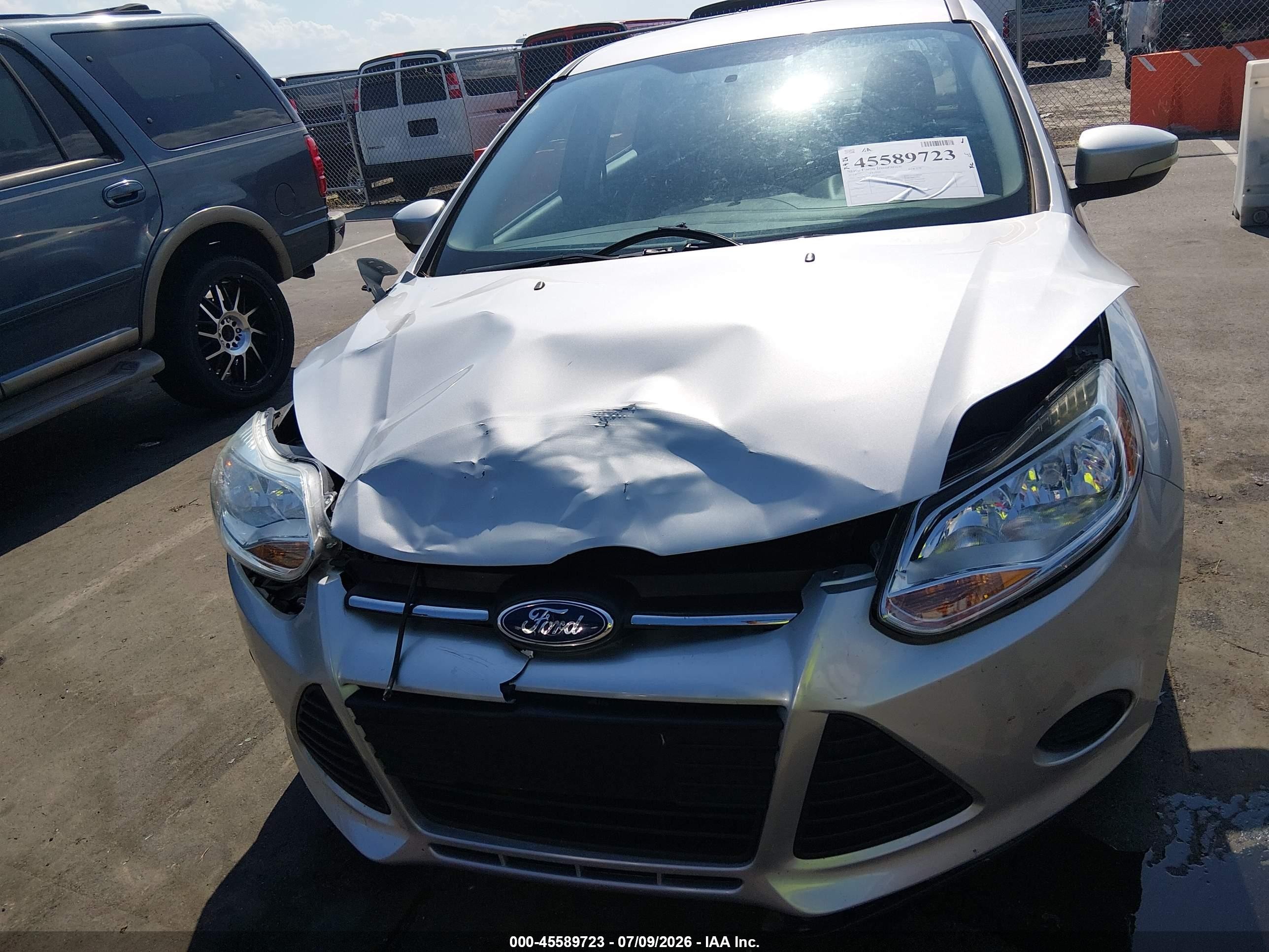 2013 Ford Focus Se Серебряный vin: 1FADP3F22DL193642