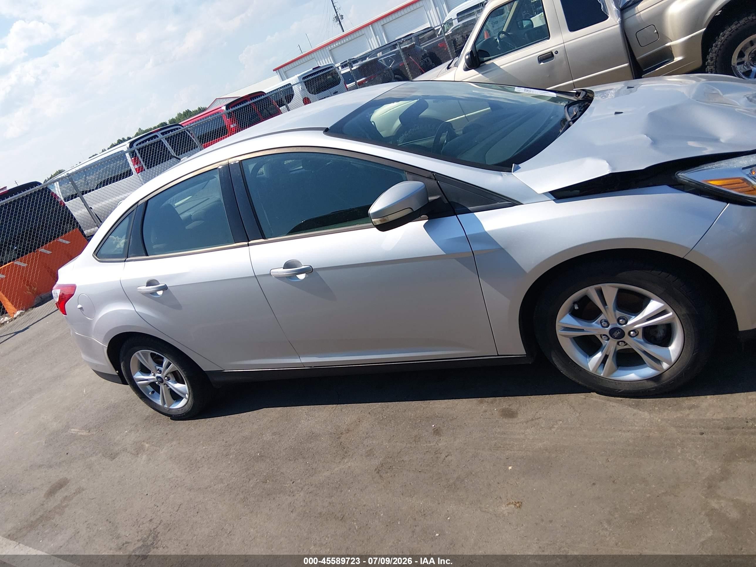 2013 Ford Focus Se Серебряный vin: 1FADP3F22DL193642