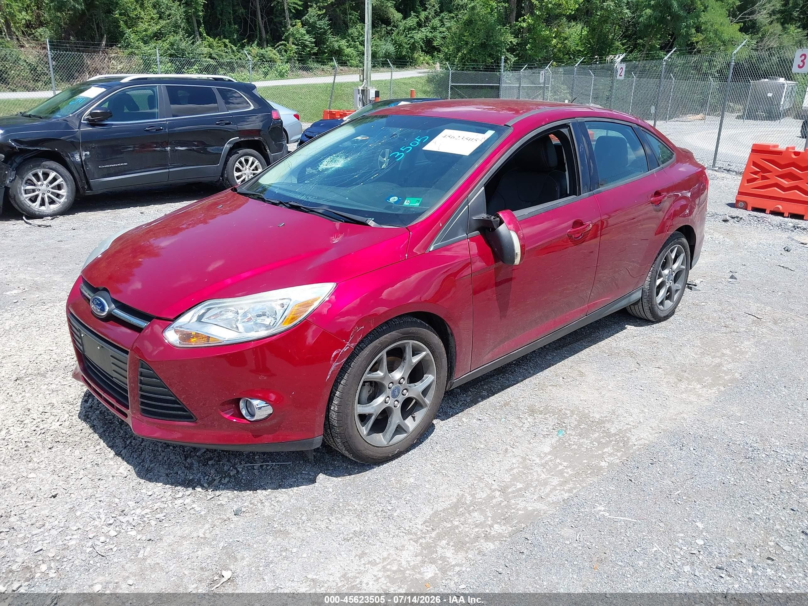 2013 Ford Focus Se Maroon vin: 1FADP3F22DL208138