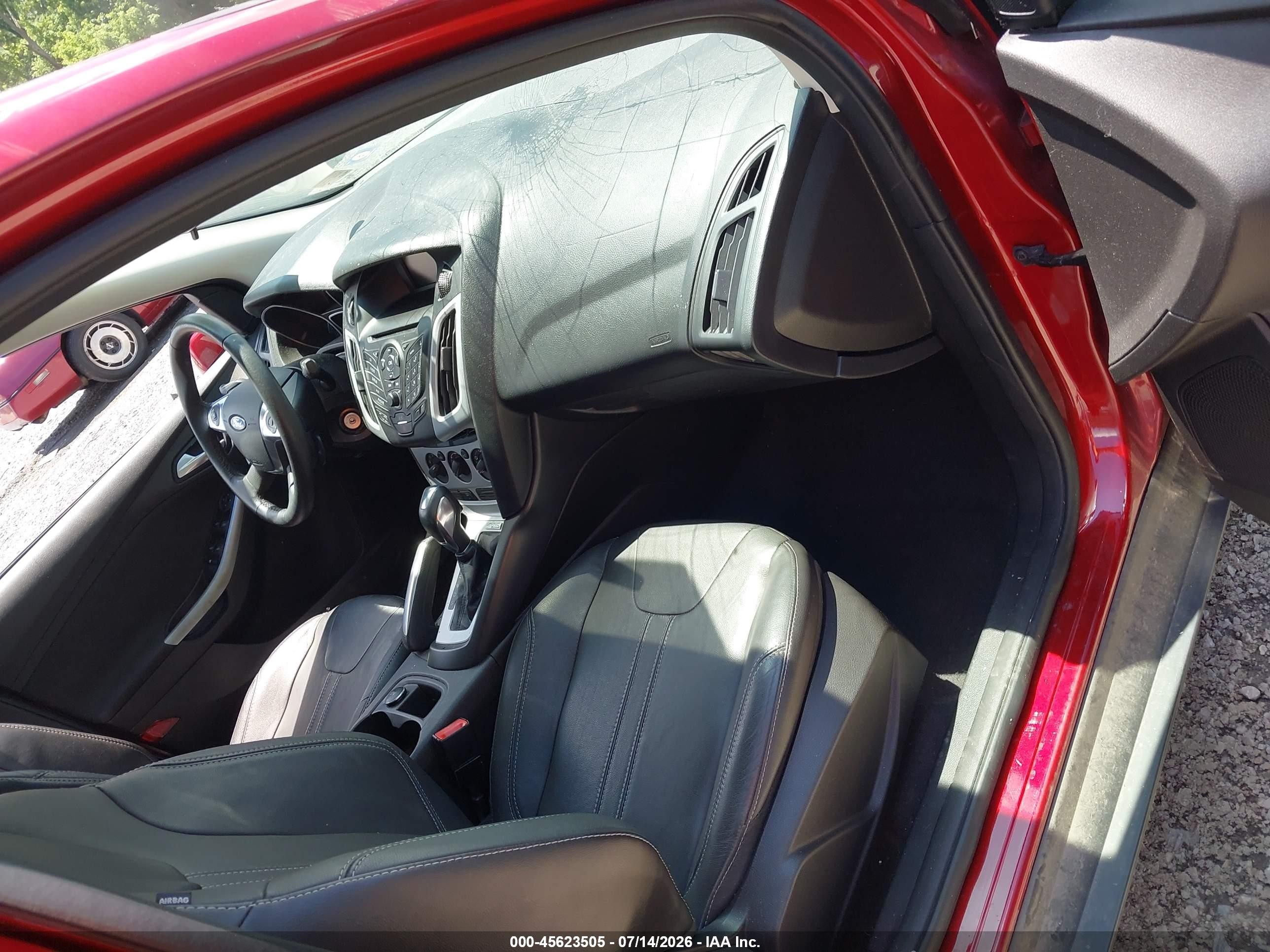 2013 Ford Focus Se Maroon vin: 1FADP3F22DL208138