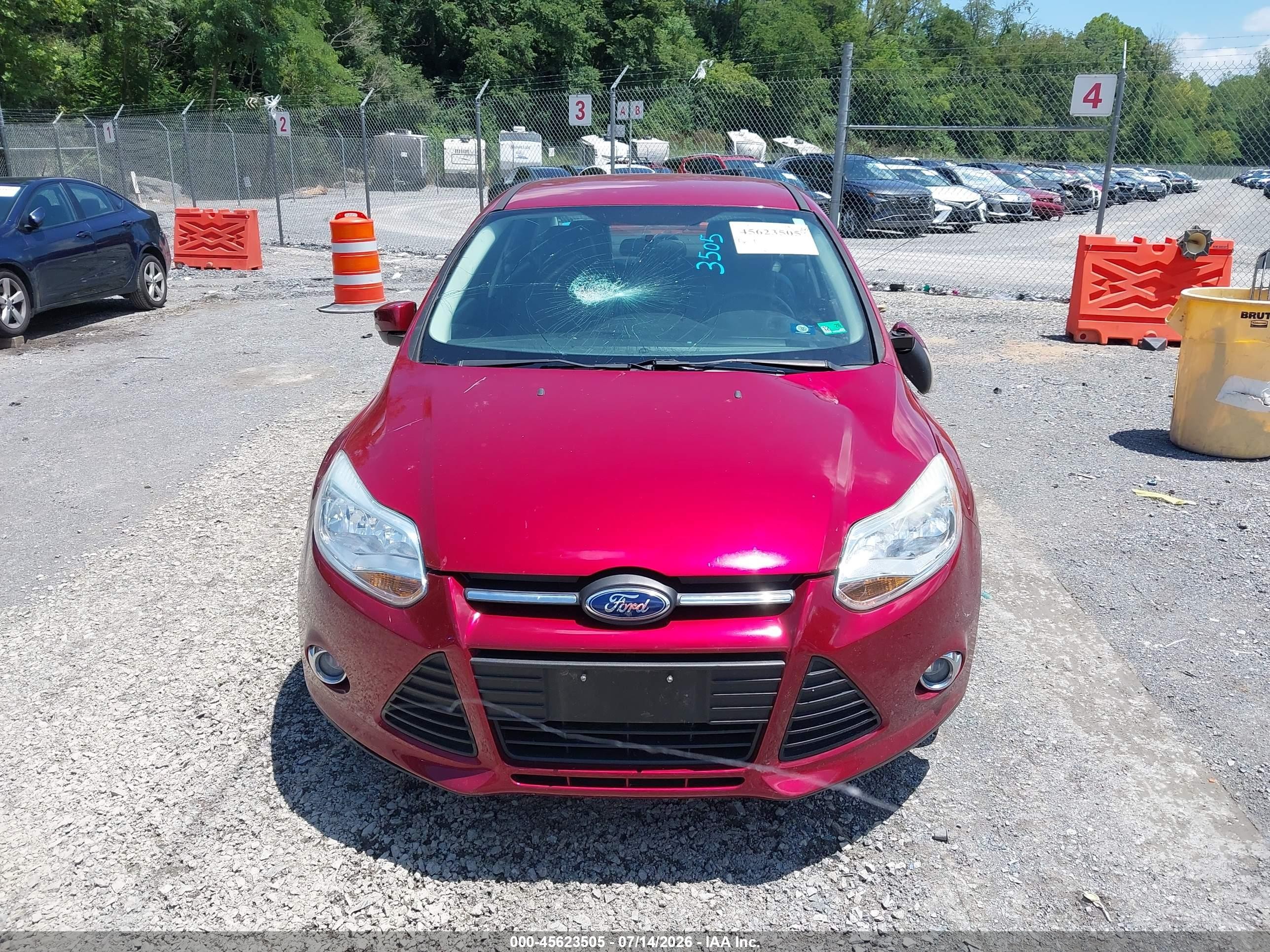 2013 Ford Focus Se Maroon vin: 1FADP3F22DL208138