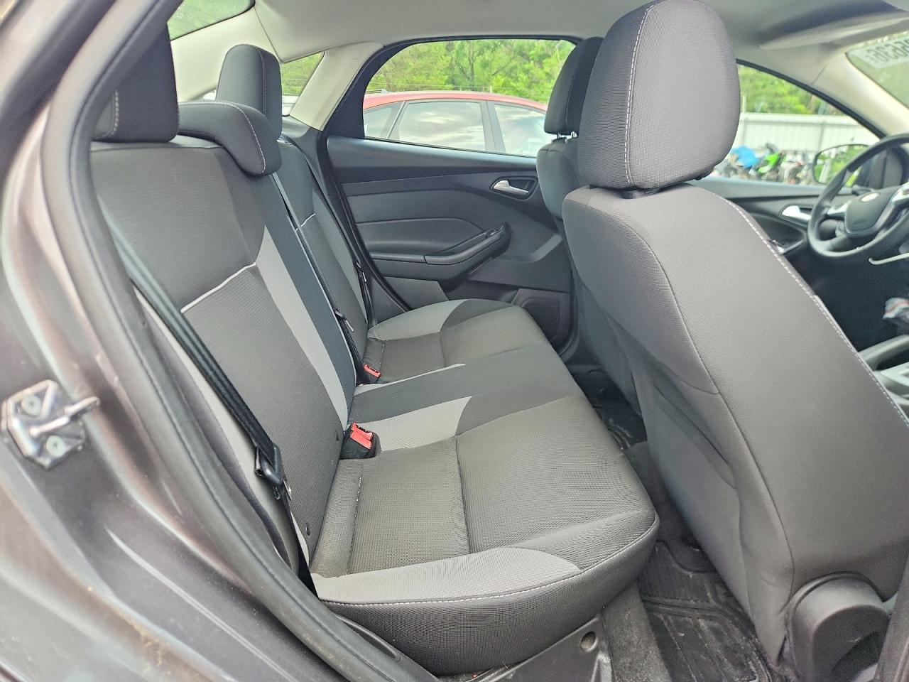 2013 Ford Focus Se Gray vin: 1FADP3F22DL216384
