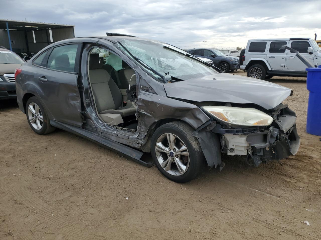 2013 Ford Focus Gray vin: 1FADP3F22DL242676