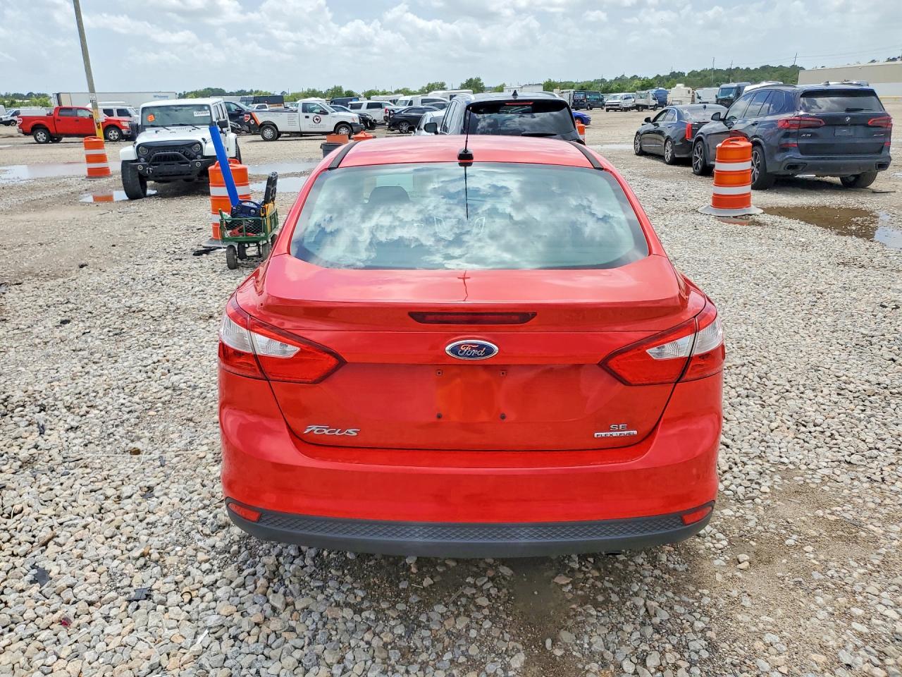 2013 Ford Focus Se Red vin: 1FADP3F22DL243617