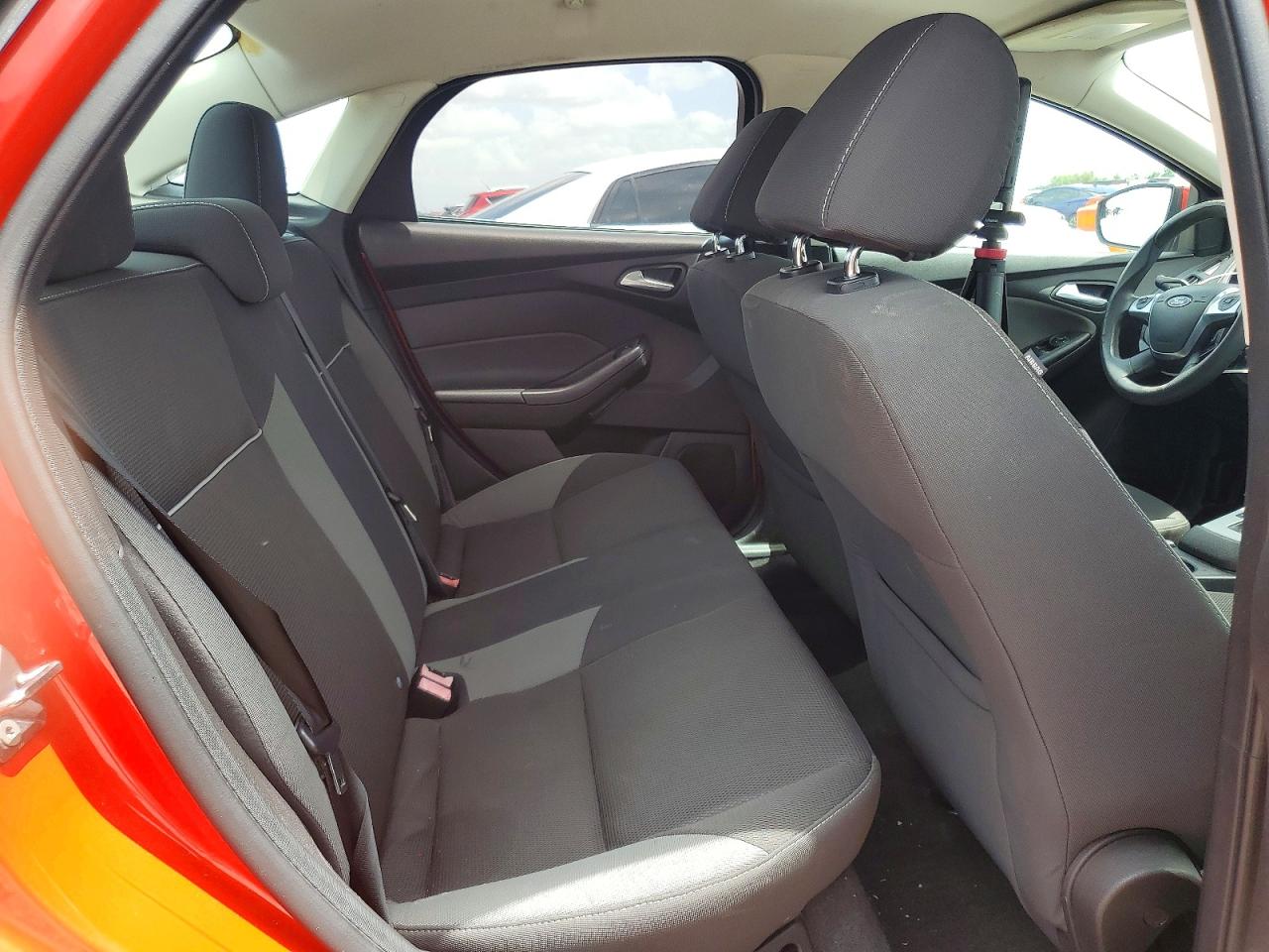 2013 Ford Focus Se Red vin: 1FADP3F22DL243617