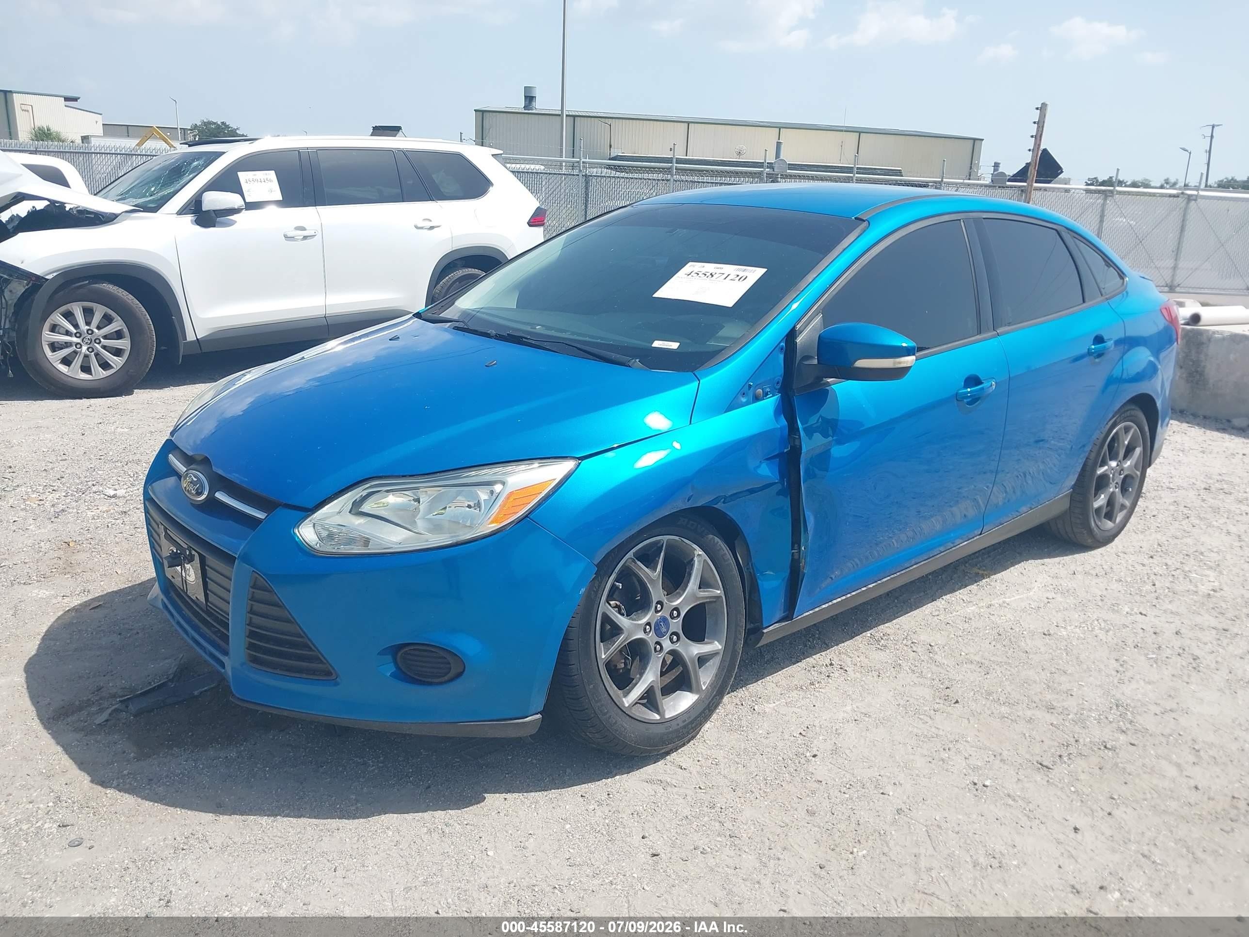 2013 Ford Focus Se Blue vin: 1FADP3F22DL270817