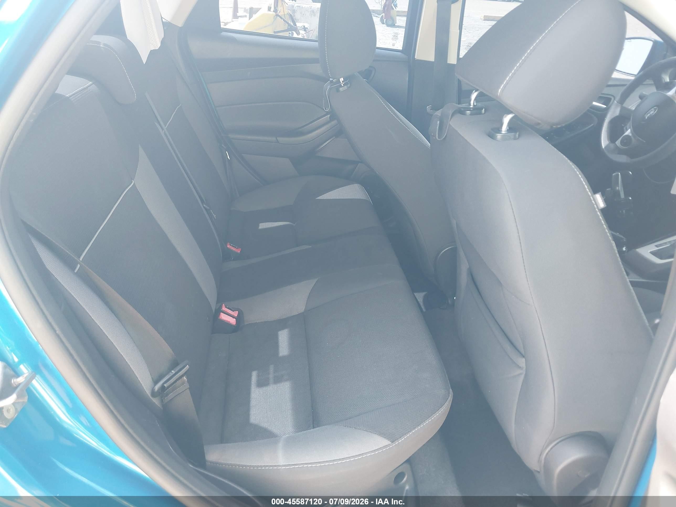 2013 Ford Focus Se Blue vin: 1FADP3F22DL270817
