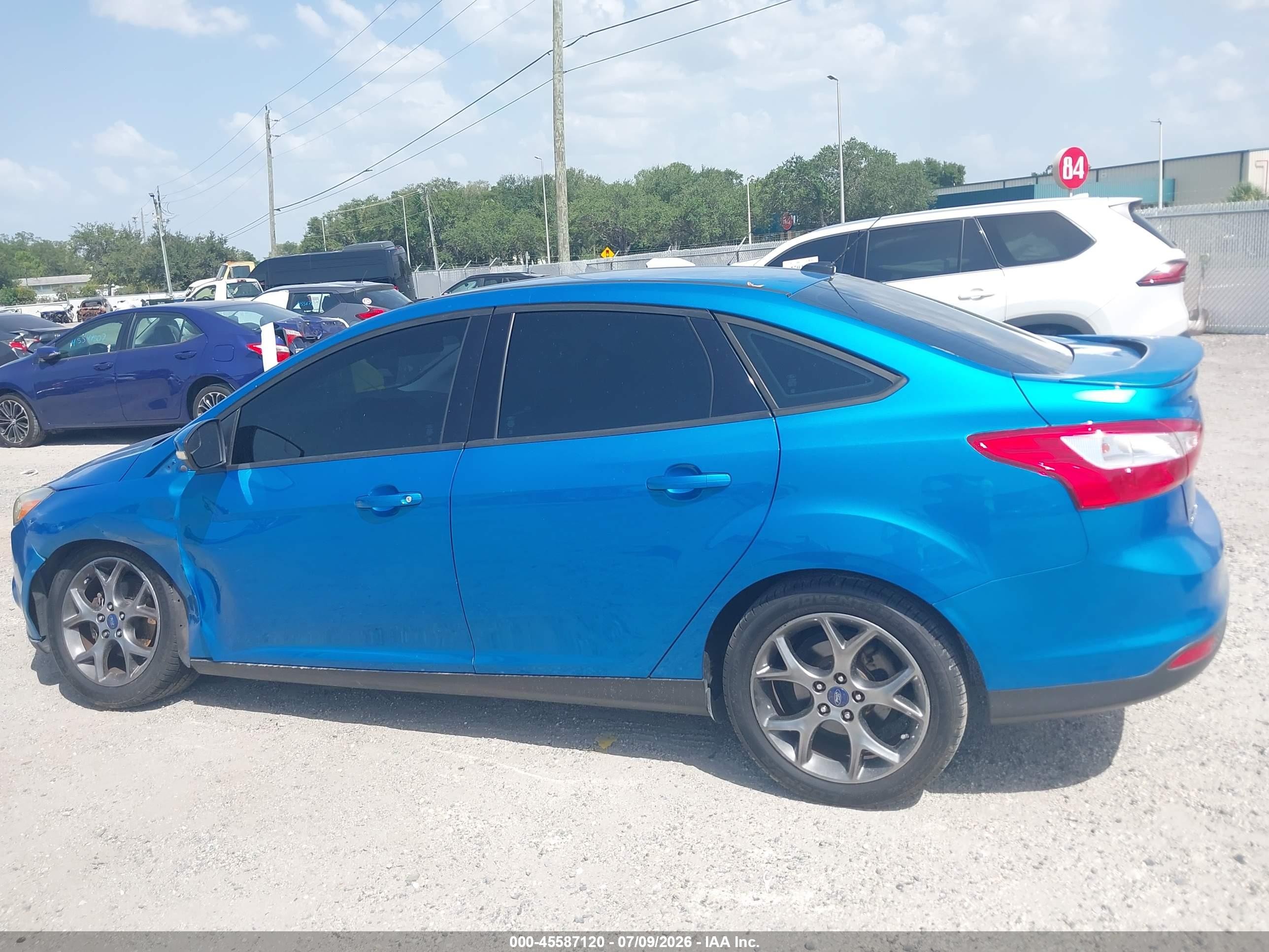 2013 Ford Focus Se Blue vin: 1FADP3F22DL270817