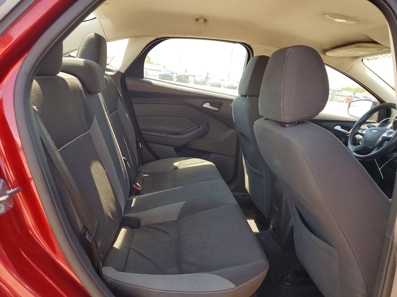 2013 Ford Focus Se Red vin: 1FADP3F22DL338033