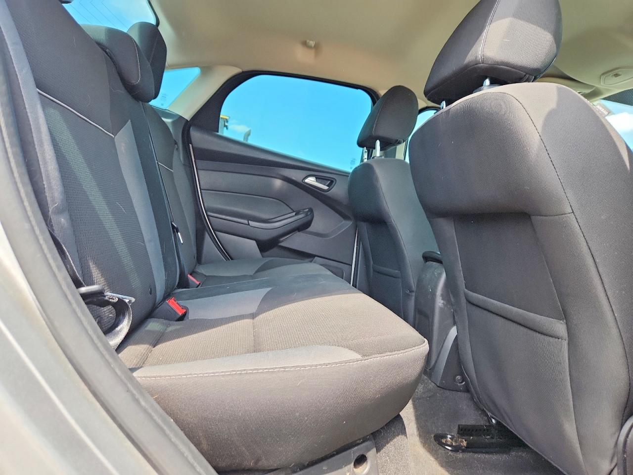 2013 Ford Focus Se Silver vin: 1FADP3F22DL352109