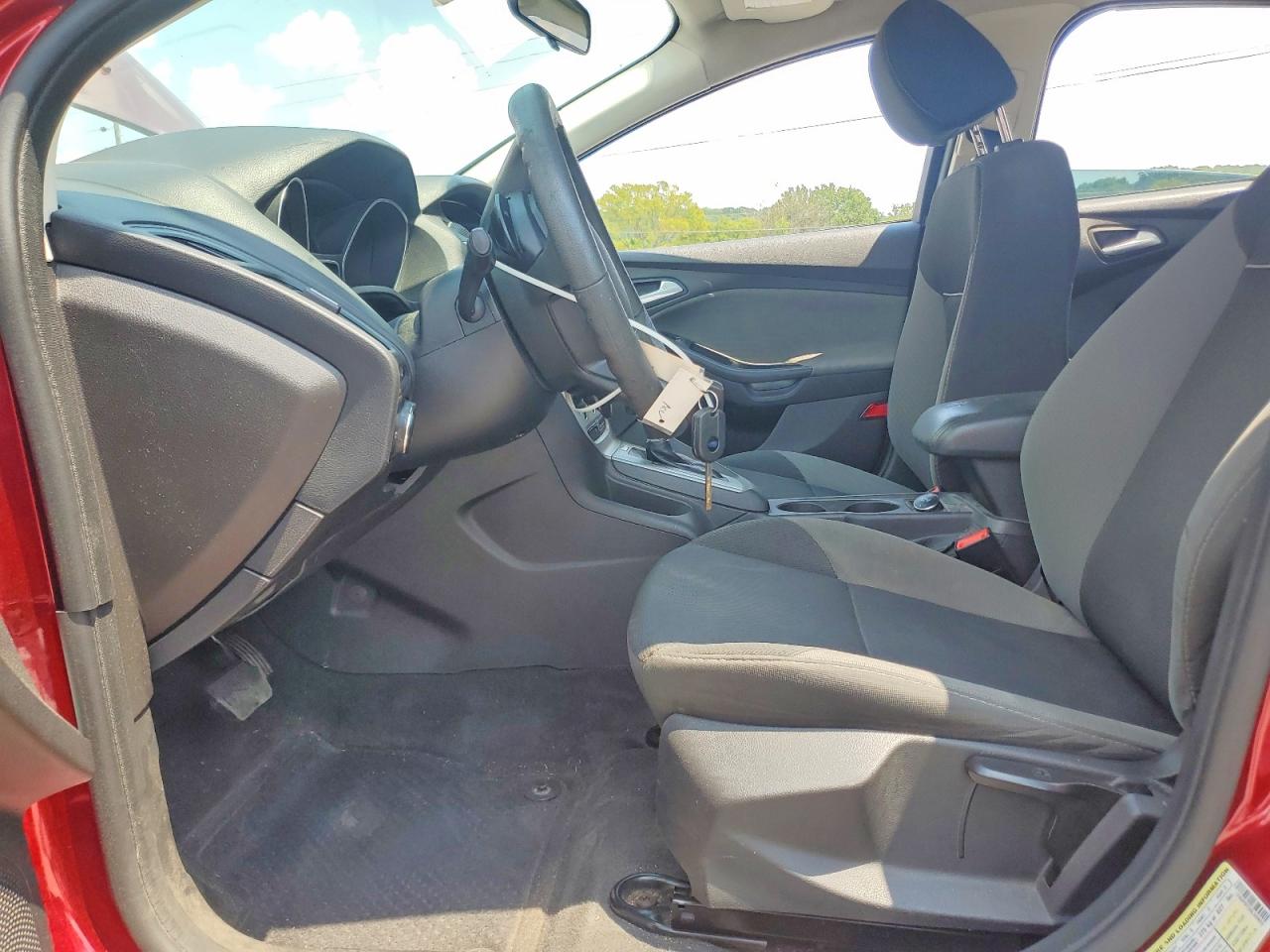 2013 Ford Focus Se Red vin: 1FADP3F22DL359822