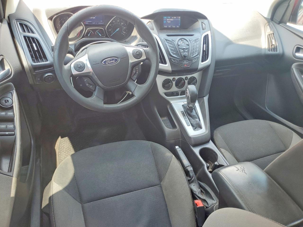 2013 Ford Focus Se Red vin: 1FADP3F22DL359822