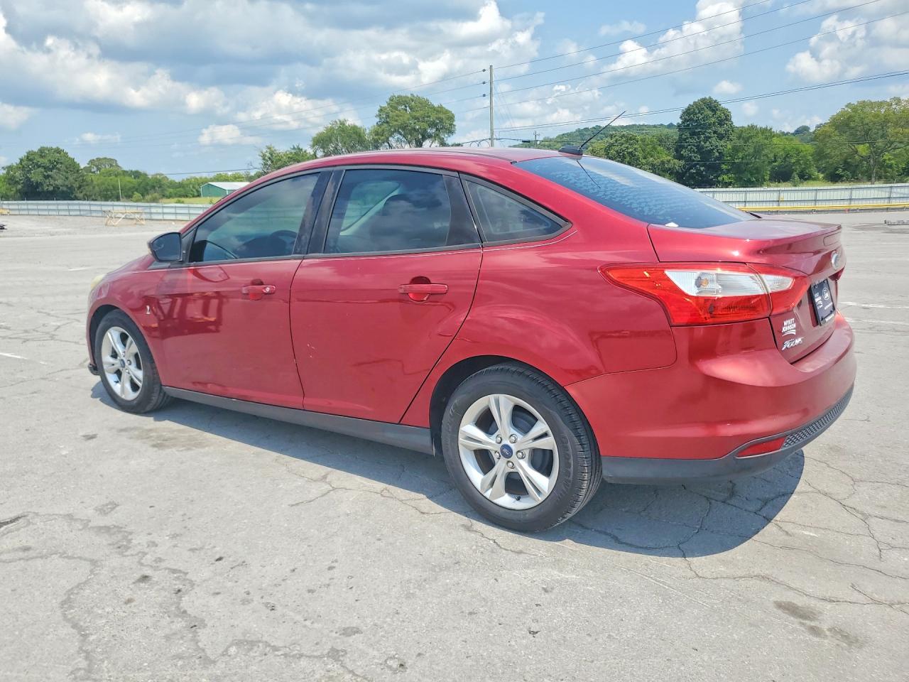 2013 Ford Focus Se Red vin: 1FADP3F22DL359822