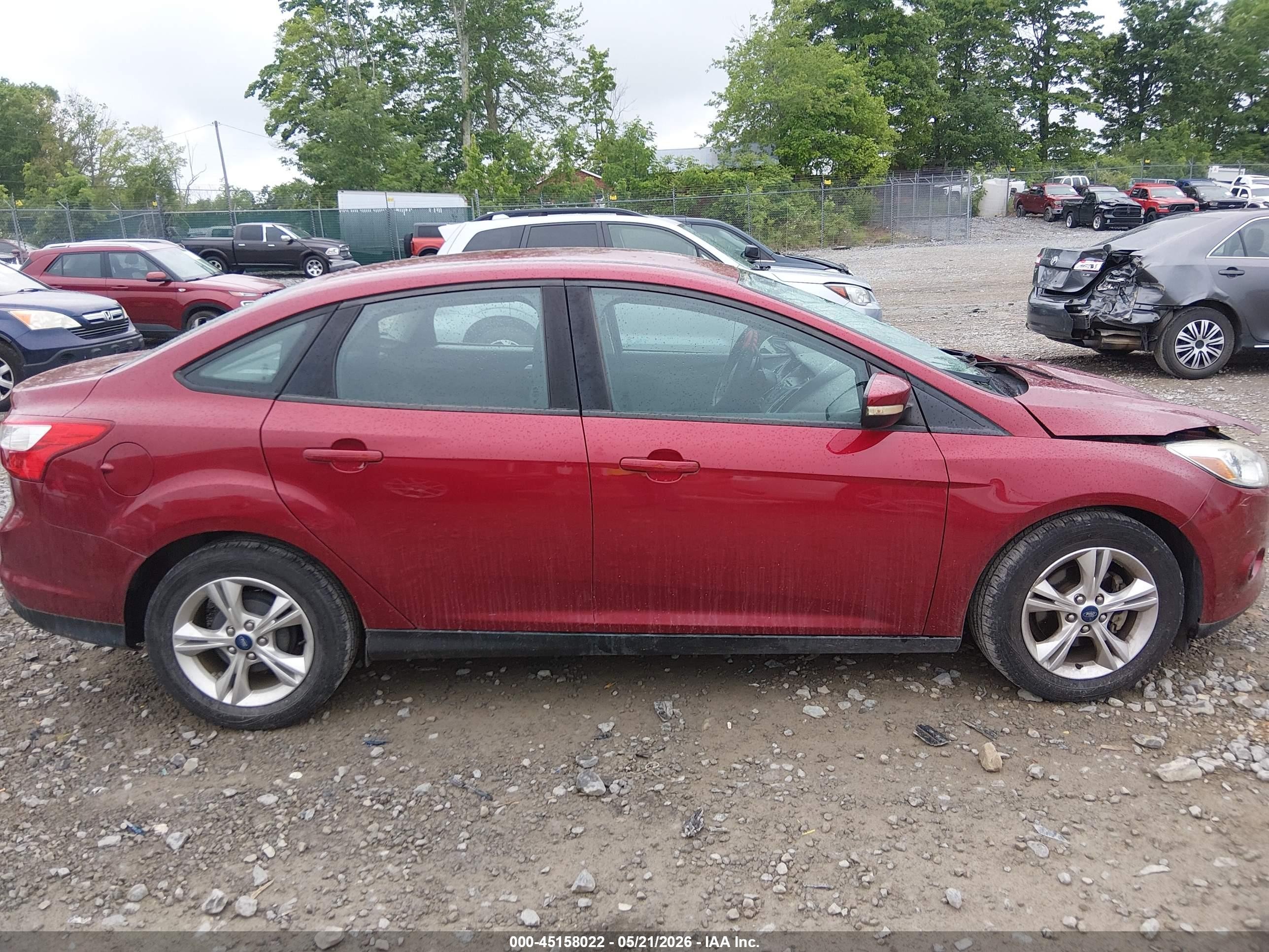 2013 Ford Focus Se Maroon vin: 1FADP3F22DL361165