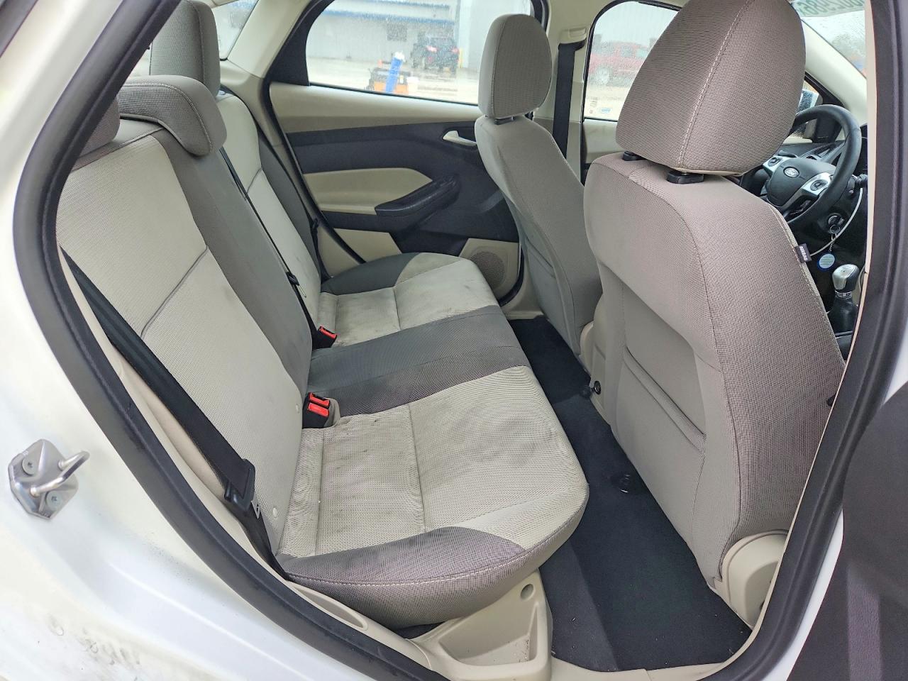 2013 Ford Focus Se Белый vin: 1FADP3F22DL381187