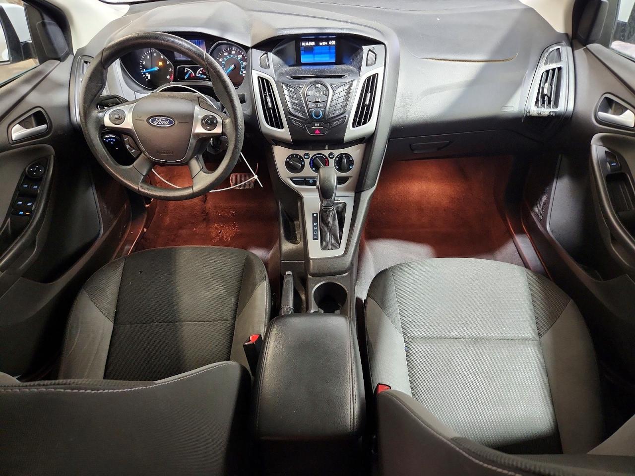 2014 Ford Focus Se Белый vin: 1FADP3F22EL105920