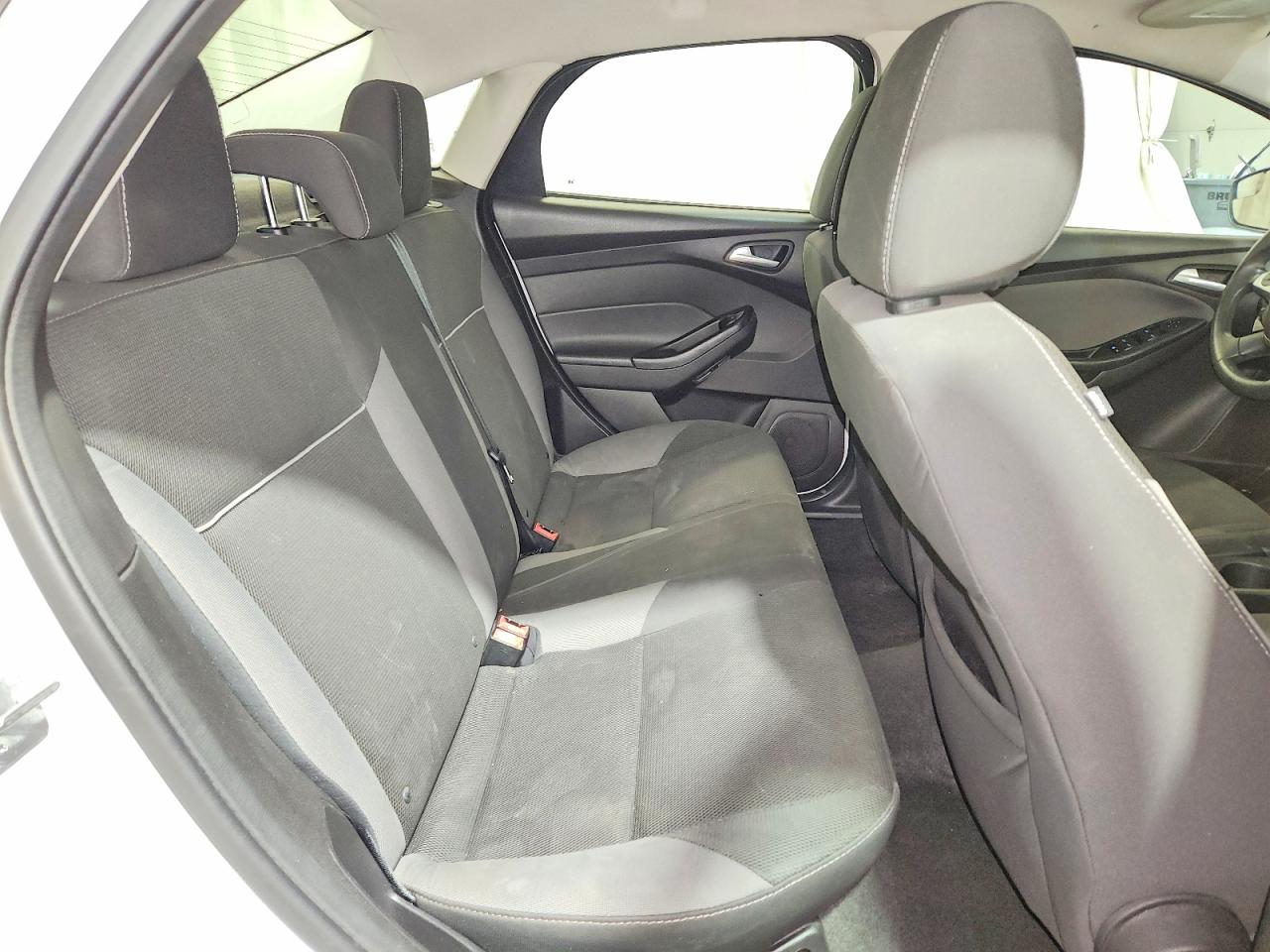 2014 Ford Focus Se Белый vin: 1FADP3F22EL105920